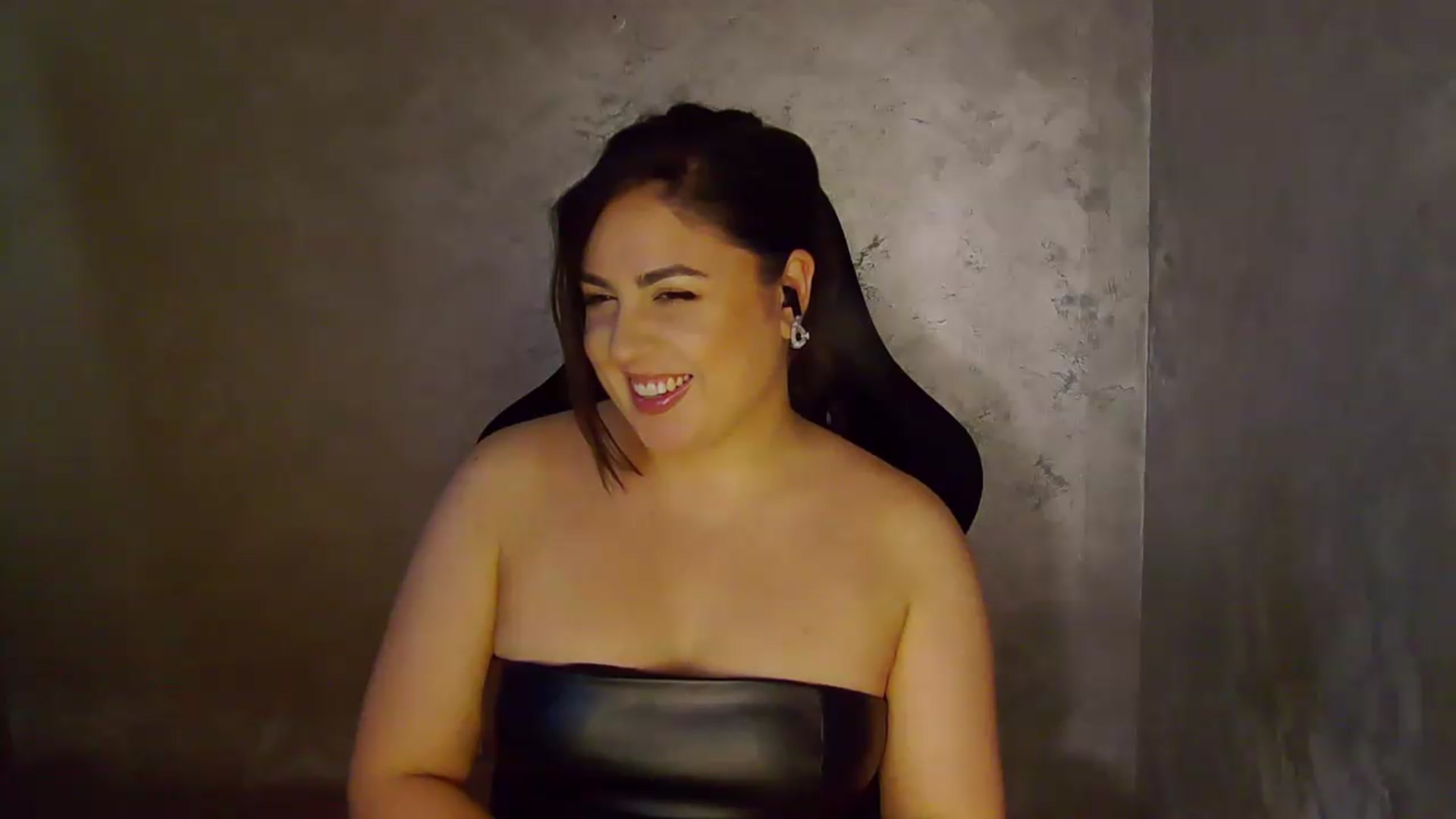 Gallery image thumbnail from NotVanilla's myfreecams stream on, 05/28/2026, 24:07 image 9 of 20