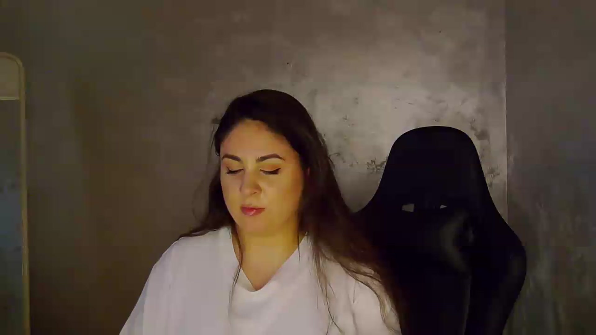 Gallery image thumbnail from NotVanilla's myfreecams stream on, 05/28/2026, 04:50 image 15 of 20