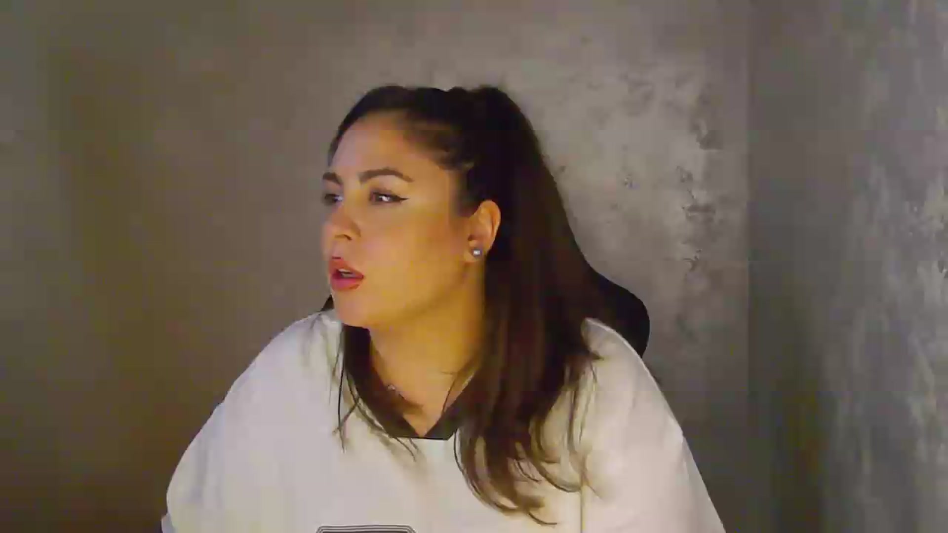 Gallery image thumbnail from NotVanilla's myfreecams stream on, 06/07/2026, 09:01 image 1 of 20