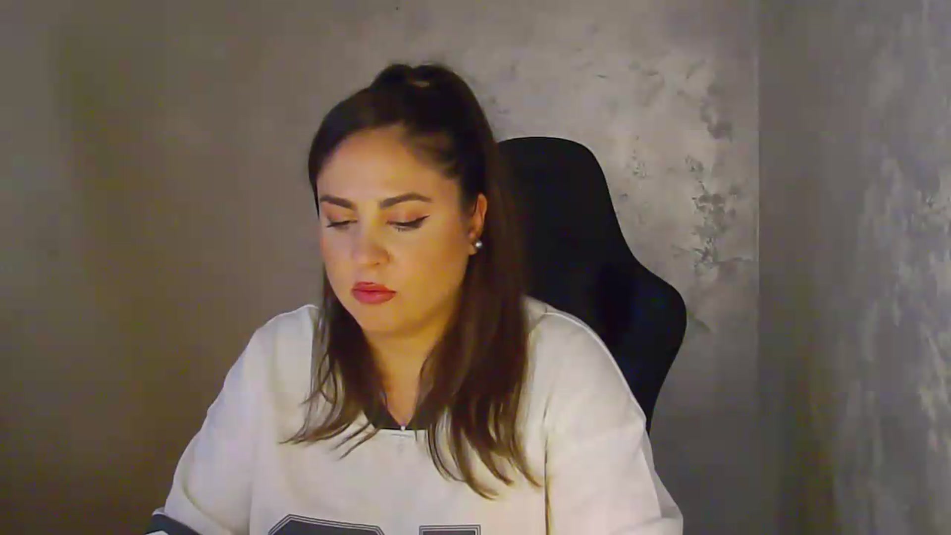 Gallery image thumbnail from NotVanilla's myfreecams stream on, 06/07/2026, 09:01 image 15 of 20