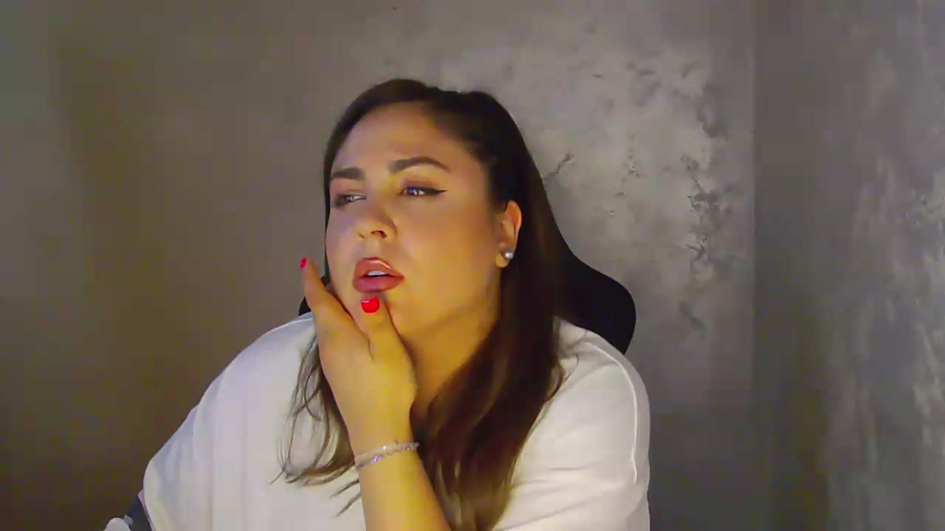 Gallery image thumbnail from NotVanilla's myfreecams stream on, 06/07/2026, 09:01 image 18 of 20