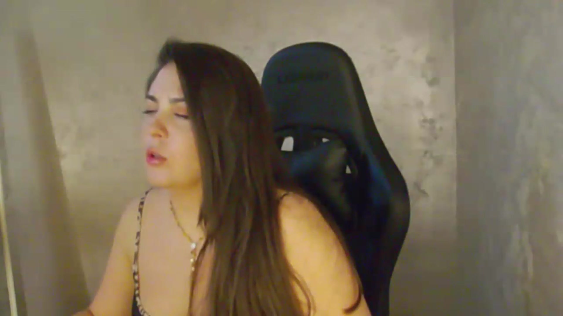 Gallery image thumbnail from NotVanilla's myfreecams stream on, 06/08/2026, 07:43 image 8 of 20