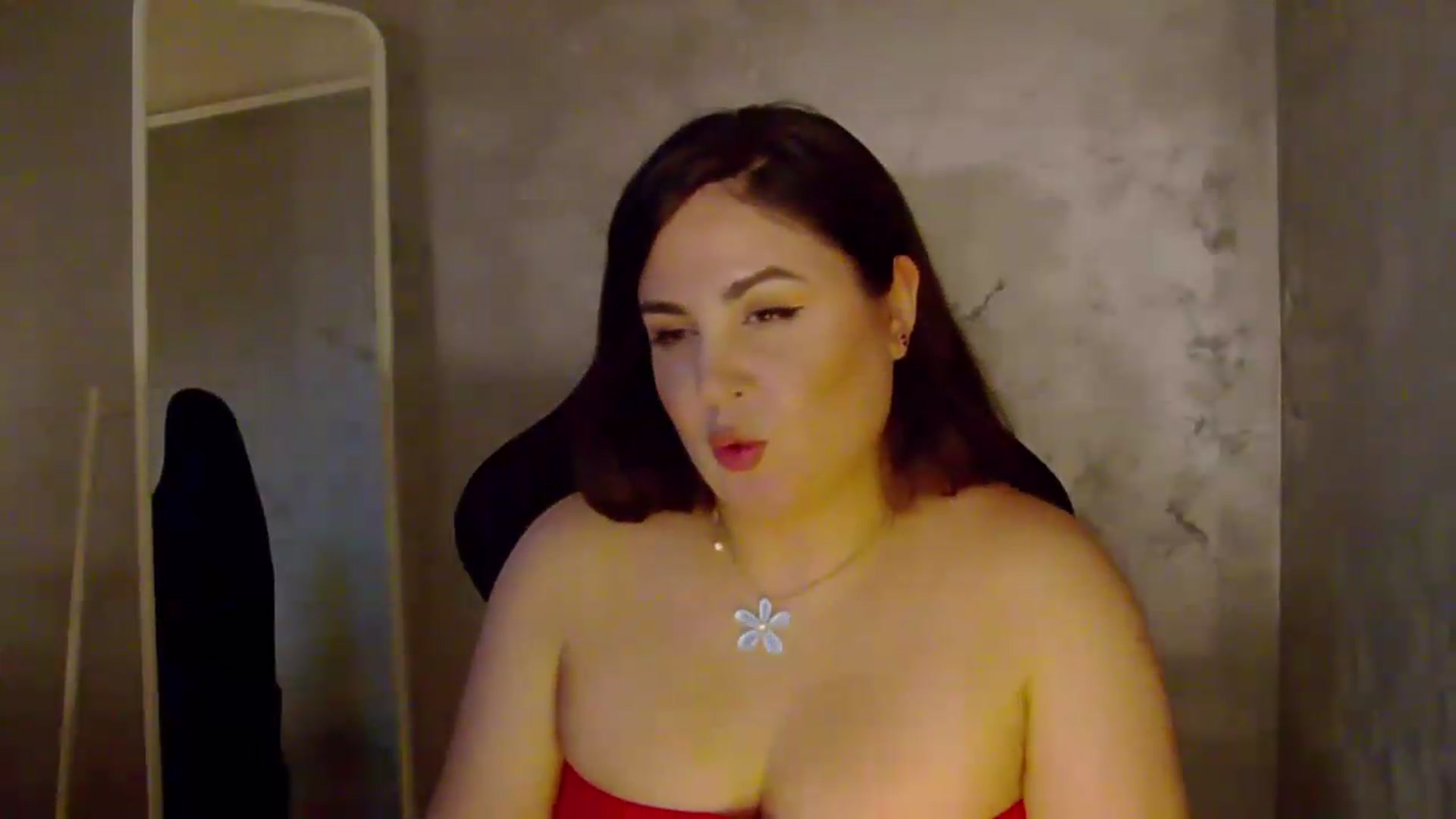 Gallery image thumbnail from NotVanilla's myfreecams stream on, 06/10/2026, 03:08 image 17 of 20