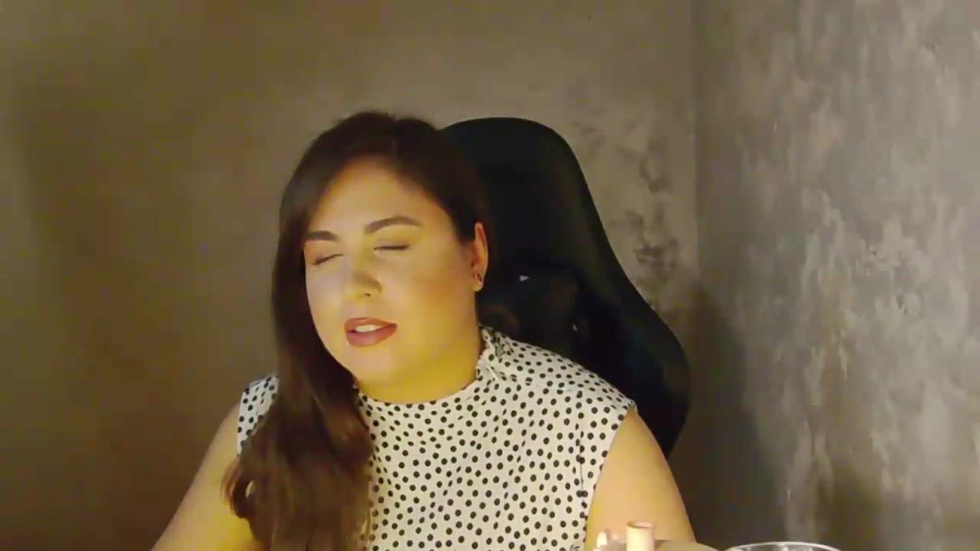 Gallery image thumbnail from NotVanilla's myfreecams stream on, 06/10/2026, 23:08 image 13 of 20