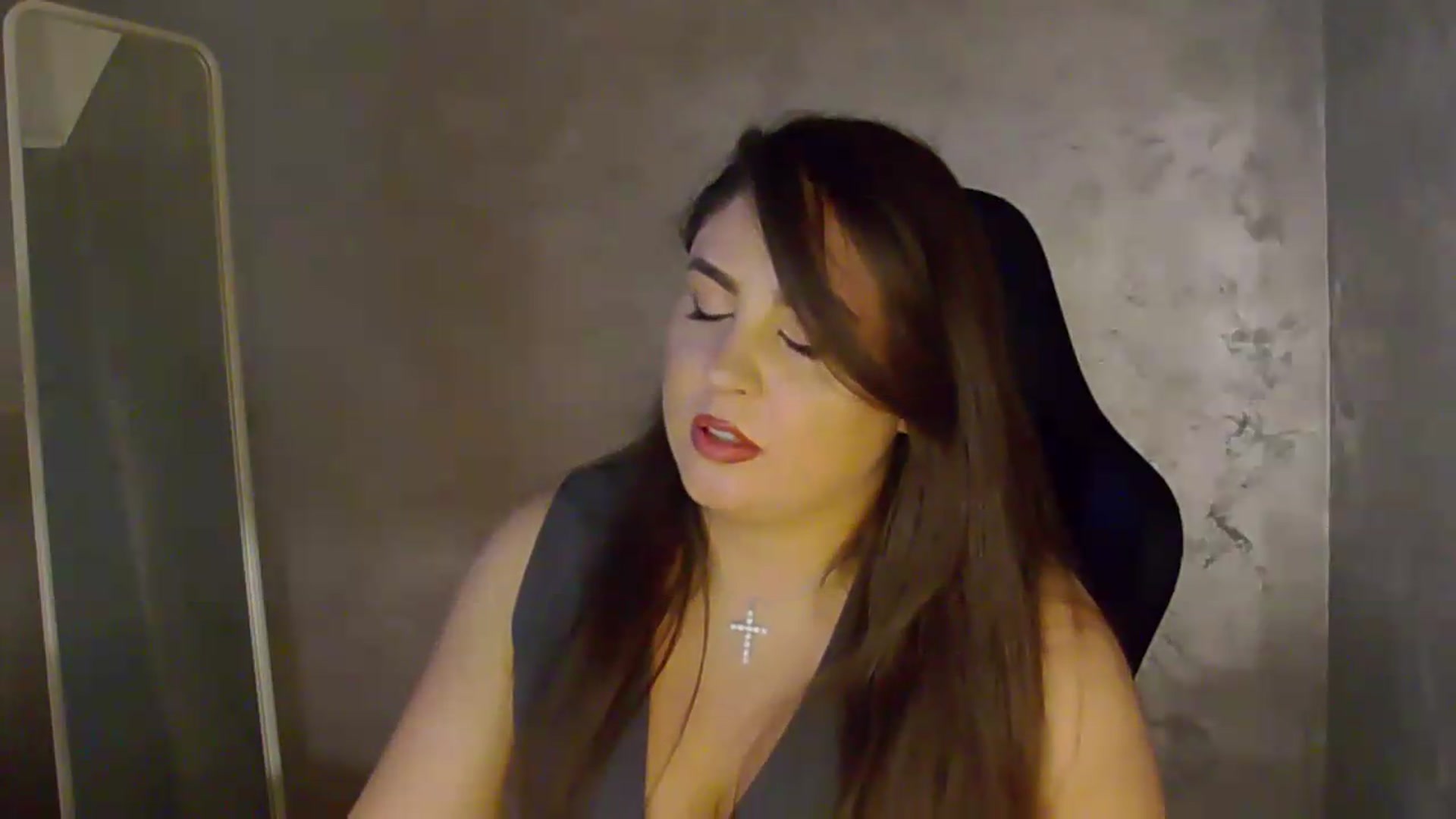Gallery image thumbnail from NotVanilla's myfreecams stream on, 06/16/2026, 01:39 image 17 of 20