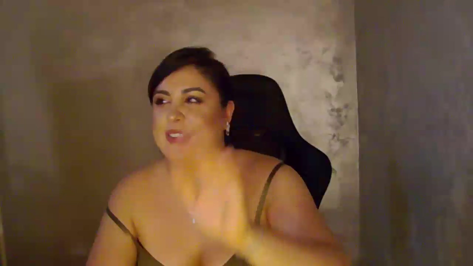 Gallery image thumbnail from NotVanilla's myfreecams stream on, 06/21/2026, 24:16 image 17 of 20