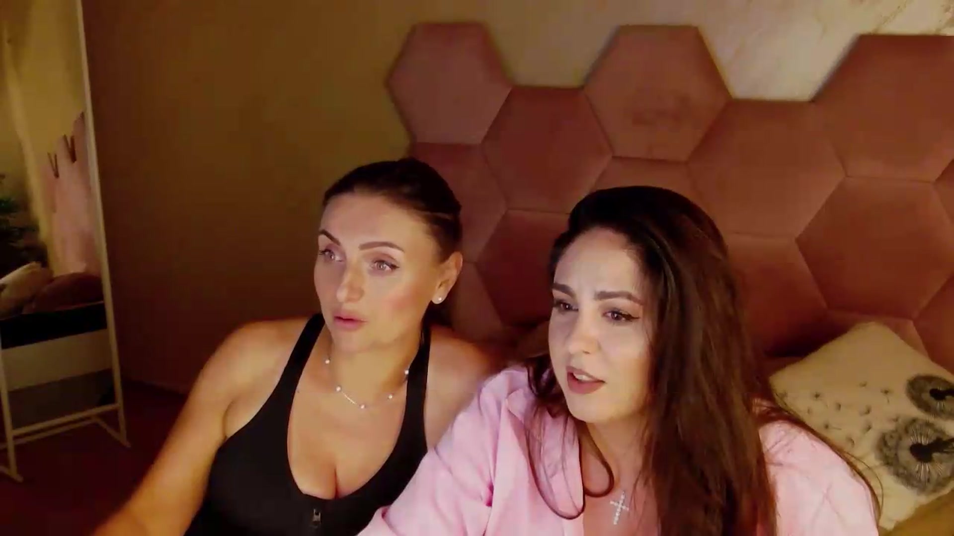 Gallery image thumbnail from NotVanilla's myfreecams stream on, 06/24/2026, 24:38 image 6 of 20