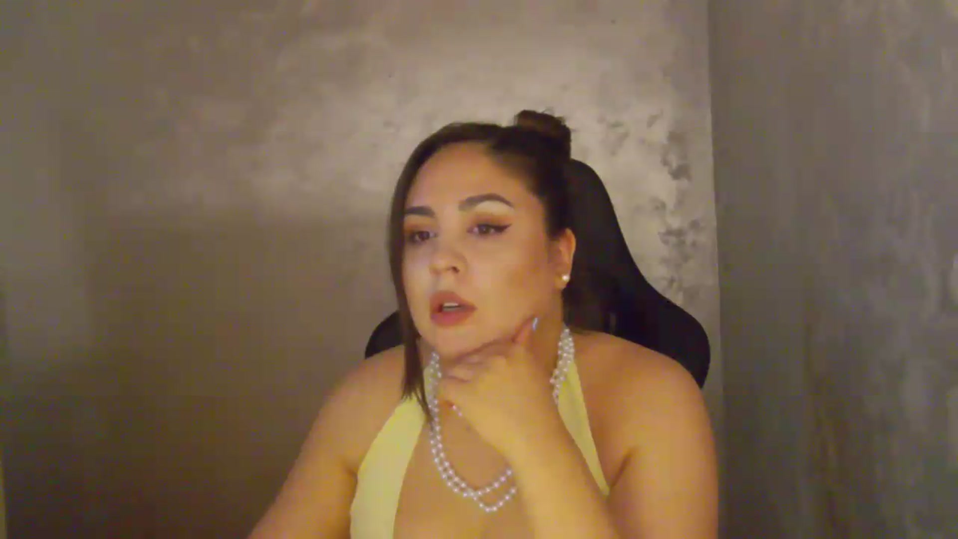 Gallery image thumbnail from NotVanilla's myfreecams stream on, 06/29/2026, 03:01 image 15 of 20