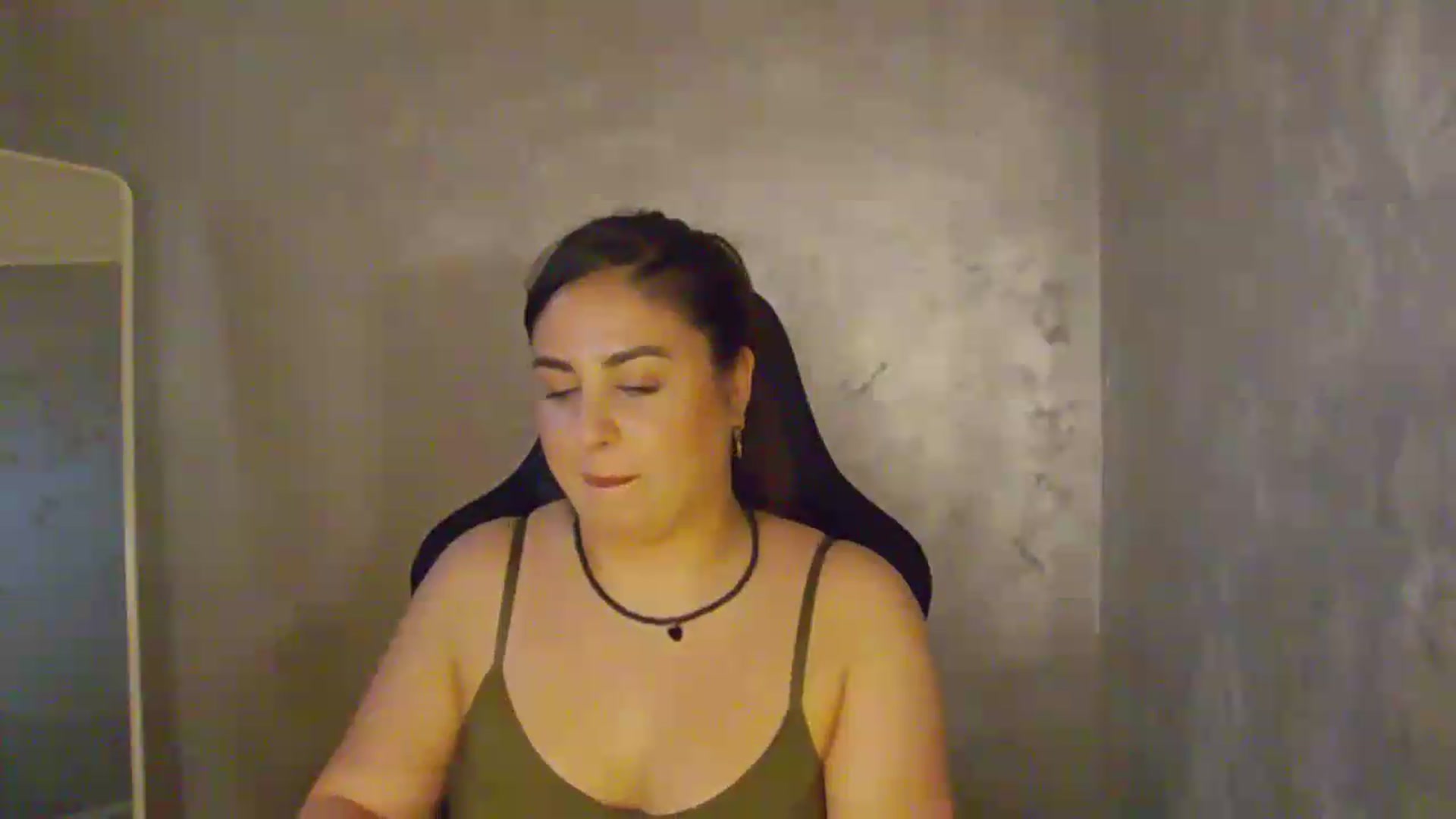 Gallery image thumbnail from NotVanilla's myfreecams stream on, 07/06/2026, 01:39 image 15 of 20