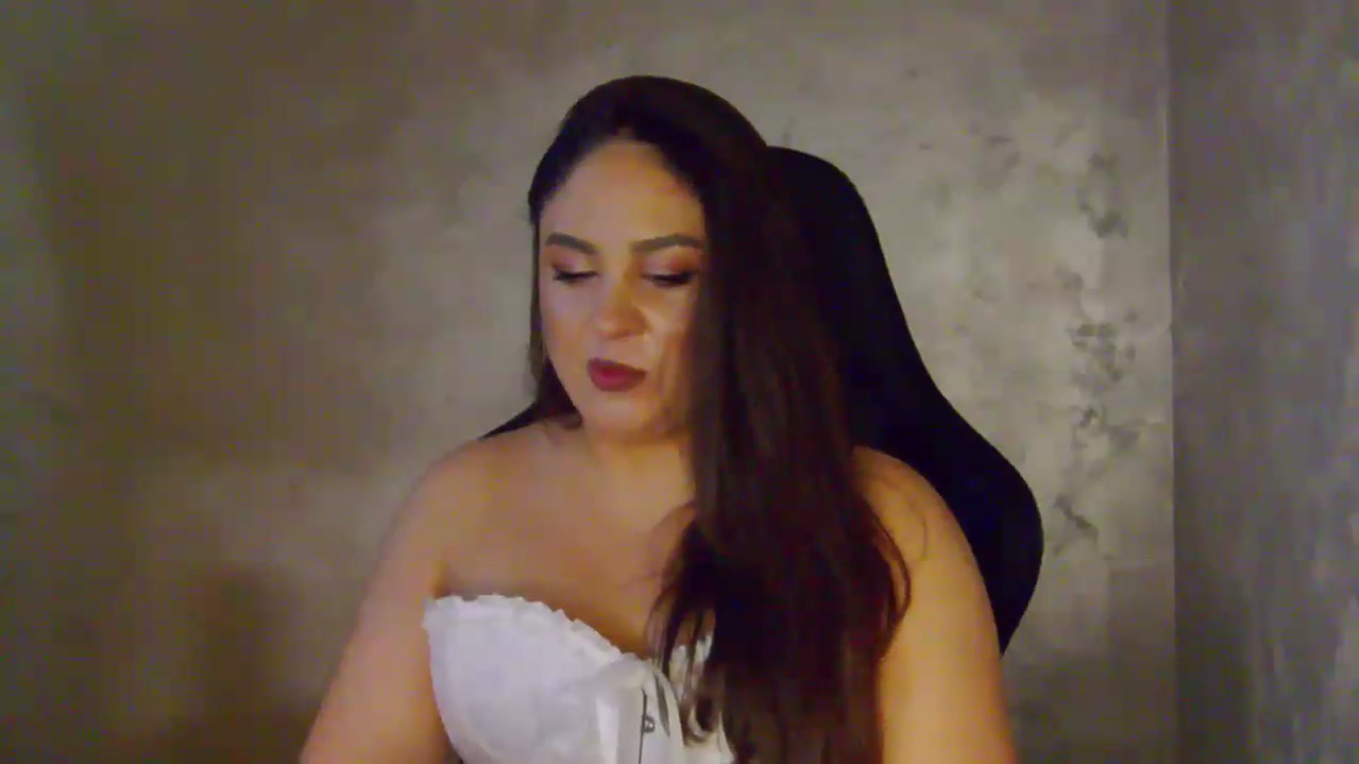 Gallery image thumbnail from NotVanilla's myfreecams stream on, 07/11/2026, 24:01 image 4 of 20