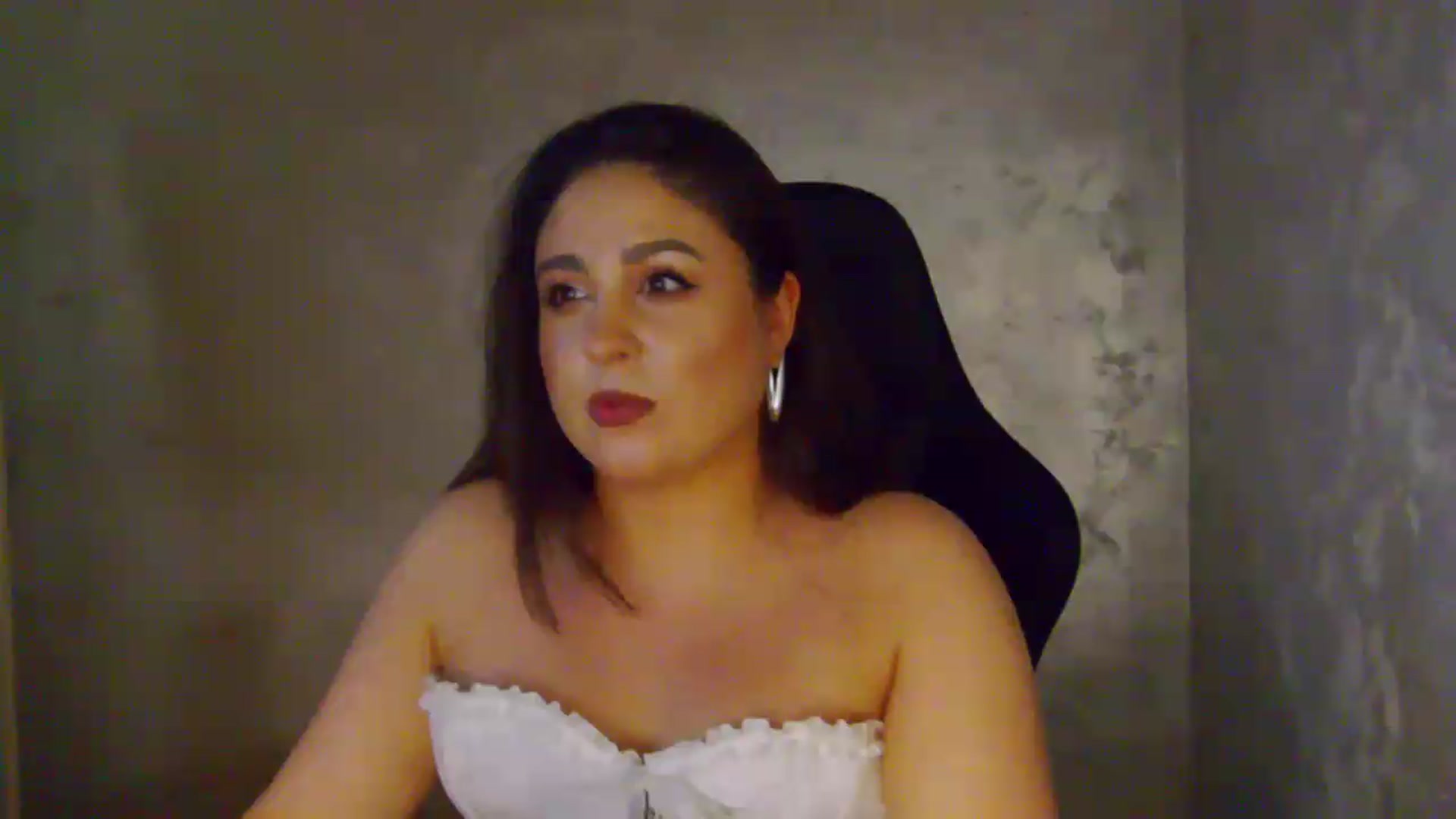 Gallery image thumbnail from NotVanilla's myfreecams stream on, 07/11/2026, 24:01 image 17 of 20