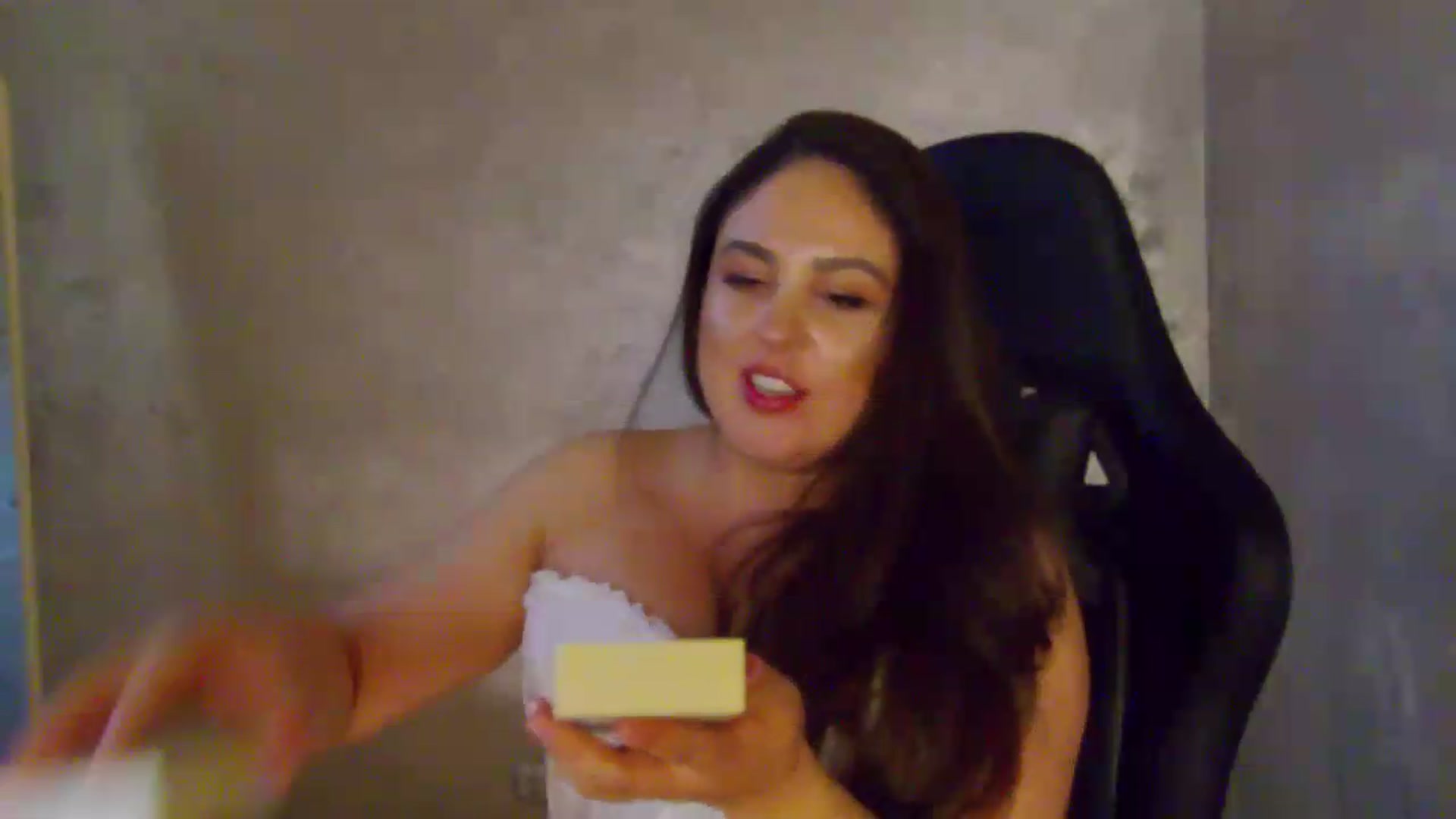Gallery image thumbnail from NotVanilla's myfreecams stream on, 07/11/2026, 05:08 image 17 of 20