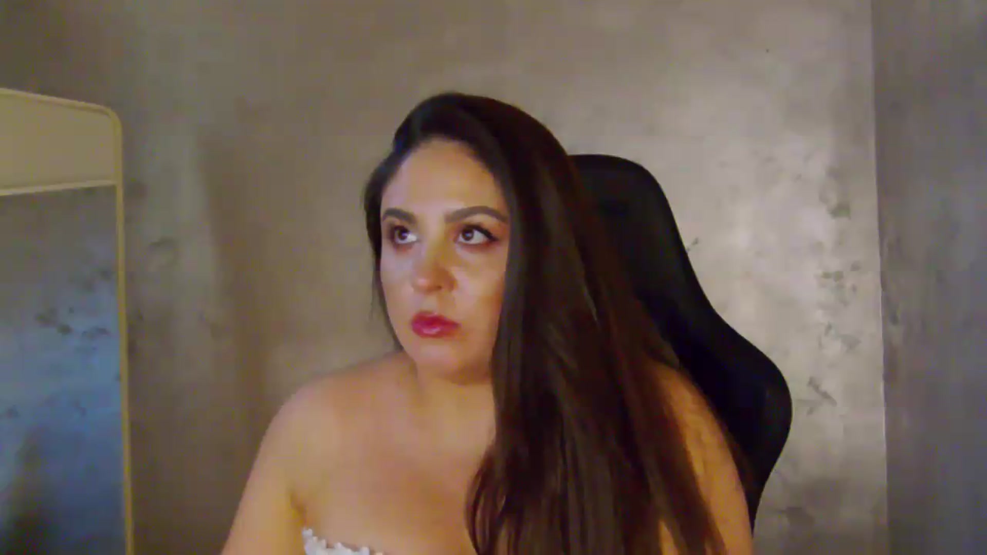 Gallery image thumbnail from NotVanilla's myfreecams stream on, 07/11/2026, 05:08 image 3 of 20