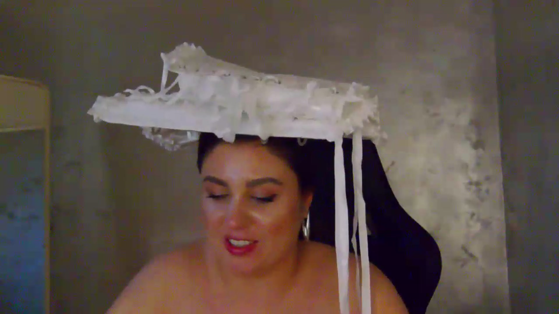 Gallery image thumbnail from NotVanilla's myfreecams stream on, 07/11/2026, 06:12 image 10 of 20