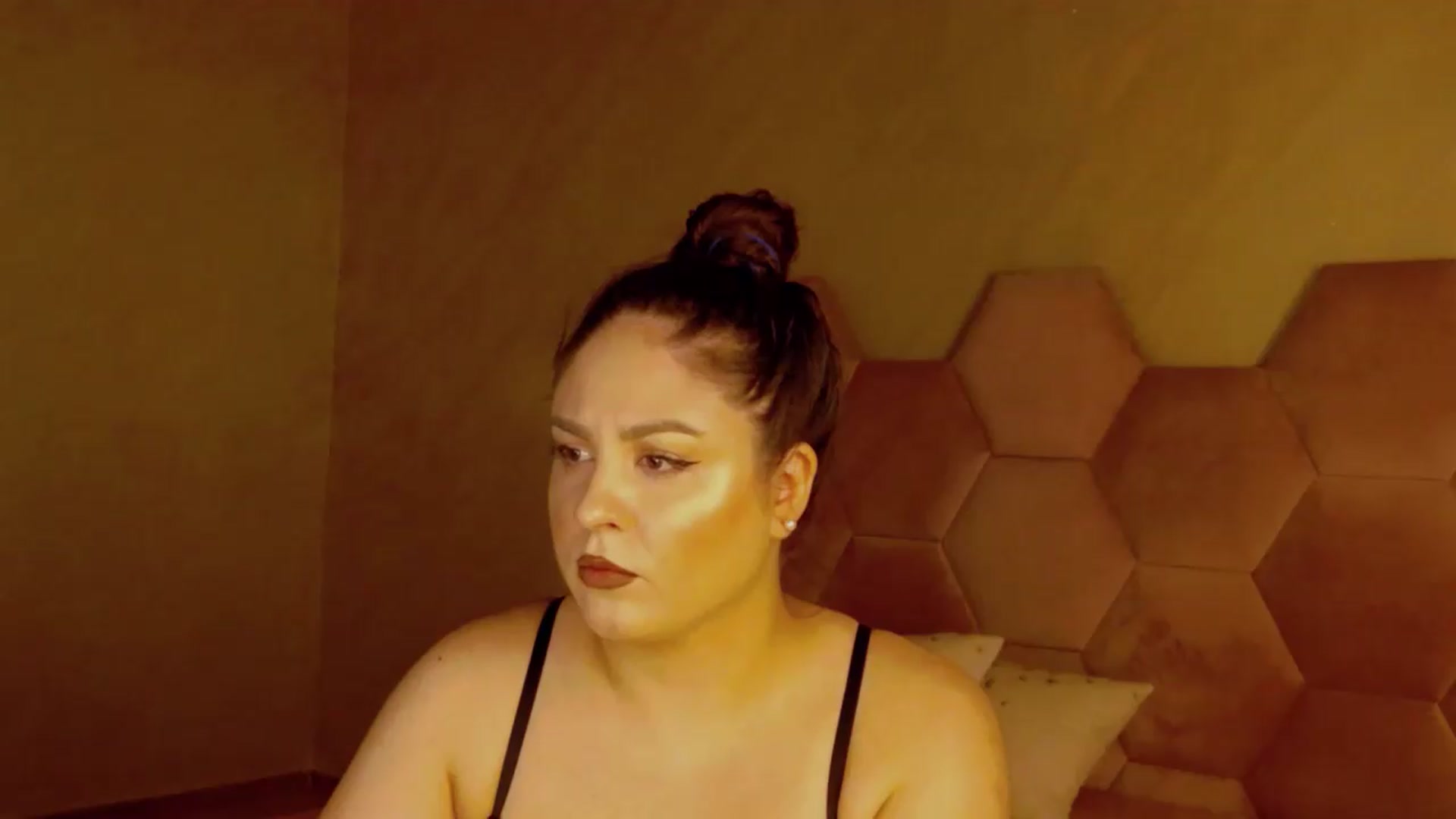 Gallery image thumbnail from NotVanilla's myfreecams stream on, 07/20/2026, 02:23 image 2 of 20