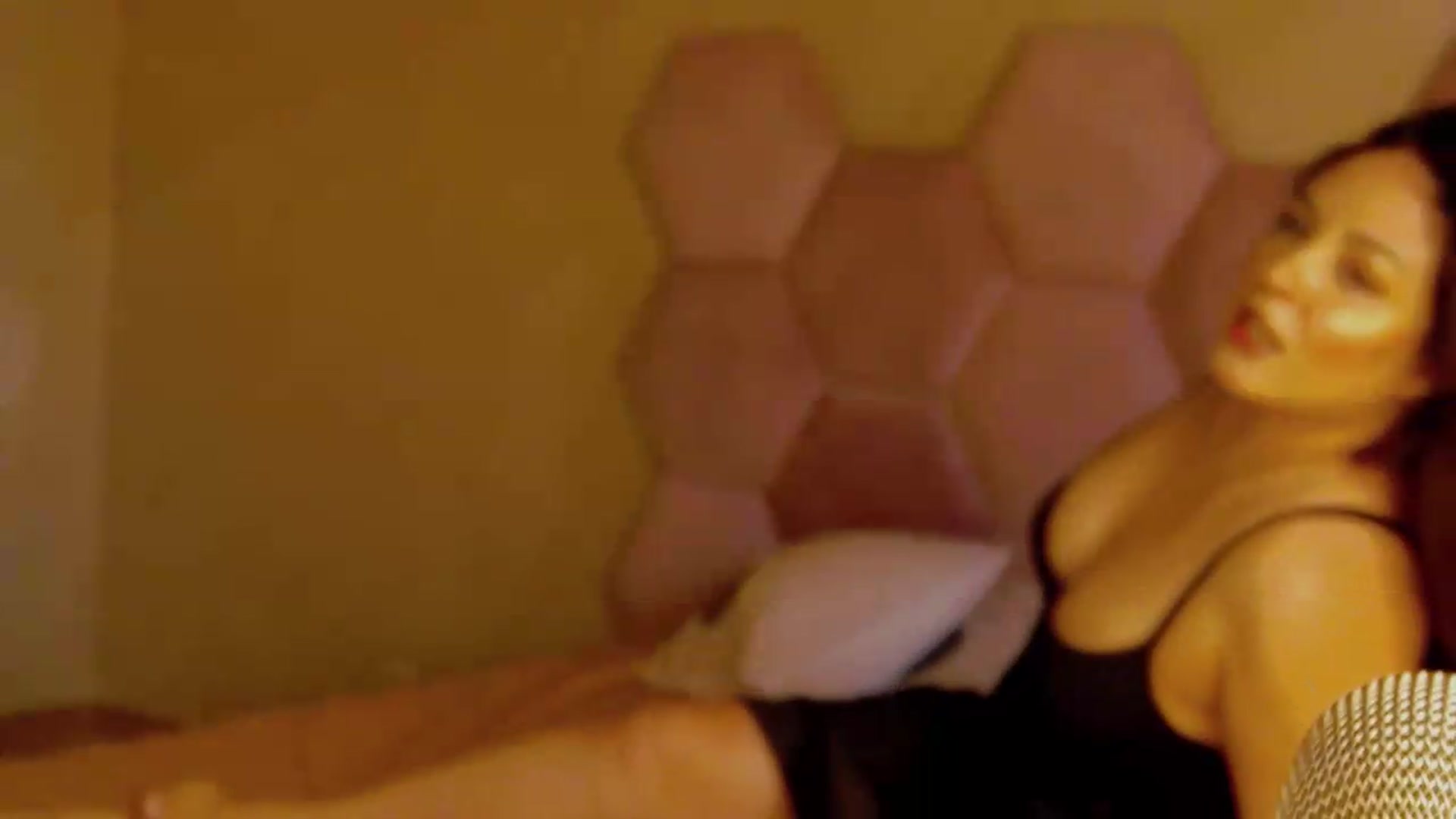 Gallery image thumbnail from NotVanilla's myfreecams stream on, 07/20/2026, 04:01 image 20 of 20