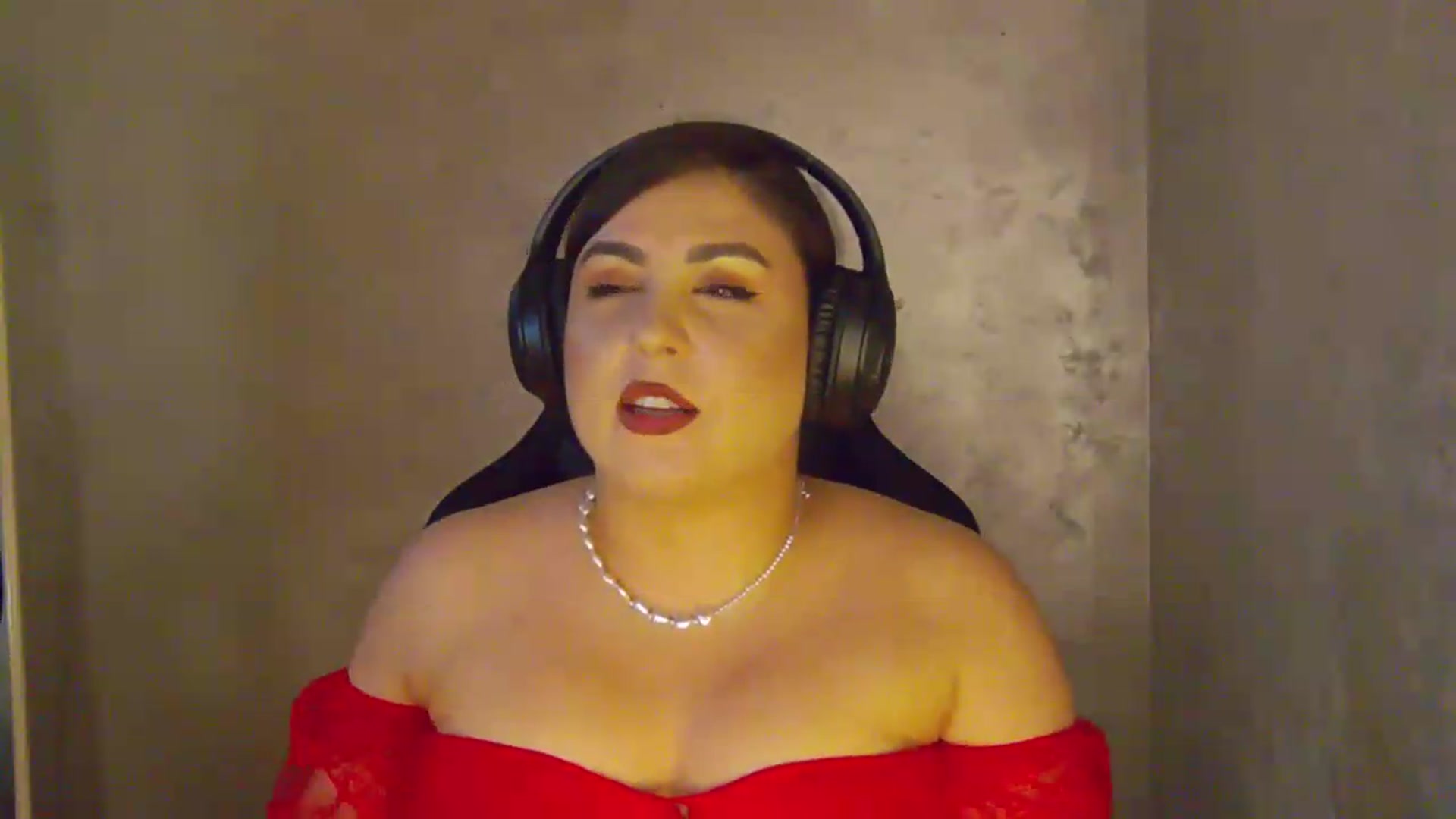 Gallery image thumbnail from NotVanilla's myfreecams stream on, 07/22/2026, 06:04 image 6 of 20