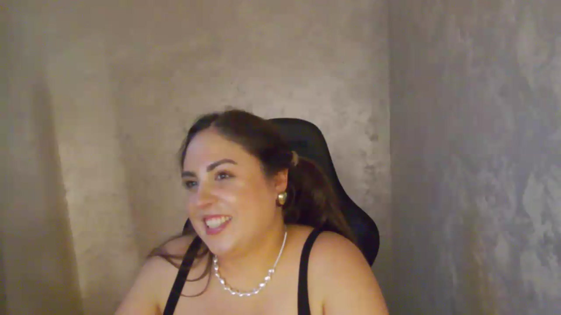 Gallery image thumbnail from NotVanilla's myfreecams stream on, 07/23/2026, 06:04 image 13 of 20
