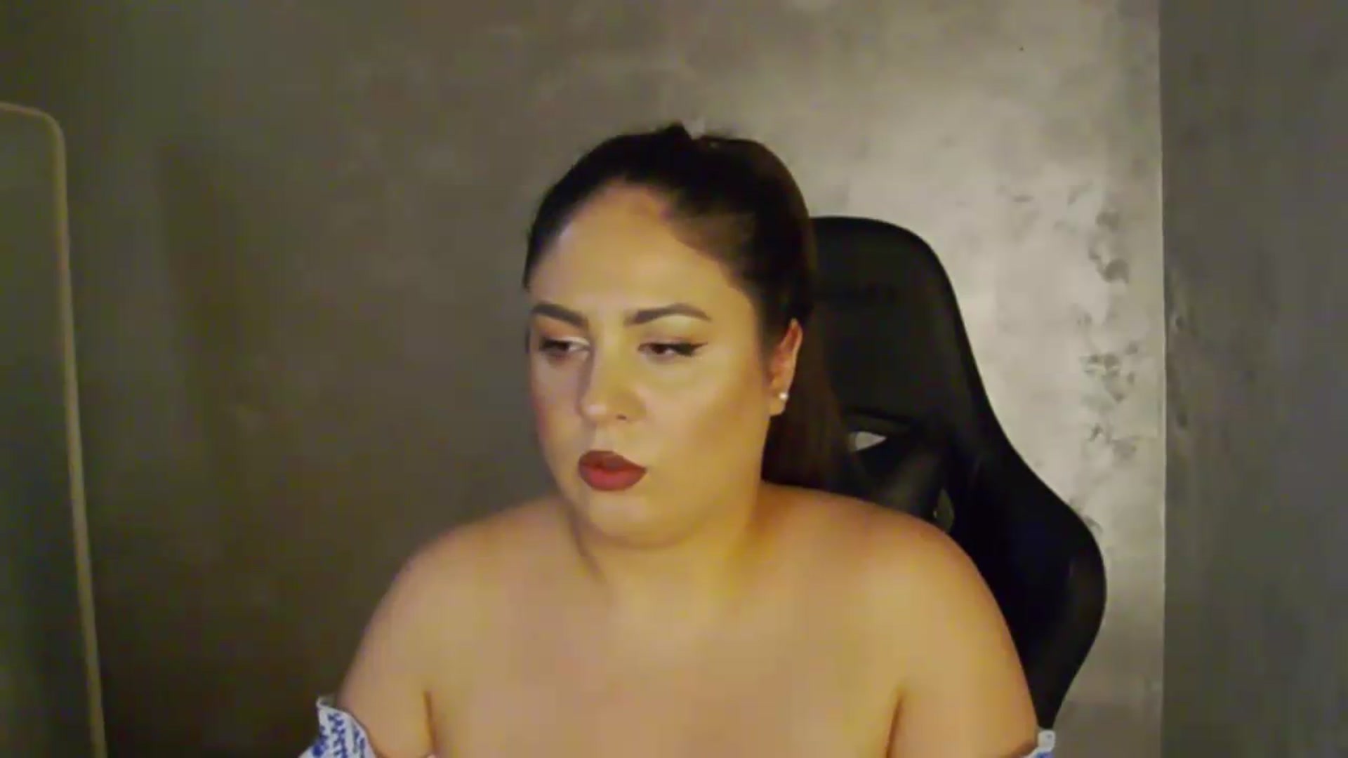 Gallery image thumbnail from NotVanilla's myfreecams stream on, 07/24/2026, 01:23 image 5 of 20