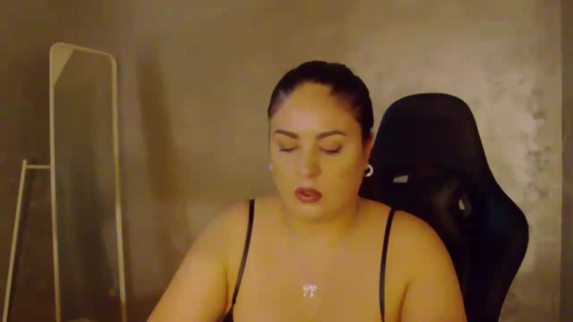 Gallery image thumbnail from NotVanilla's myfreecams stream on, 08/03/2026, 05:32 image 4 of 20
