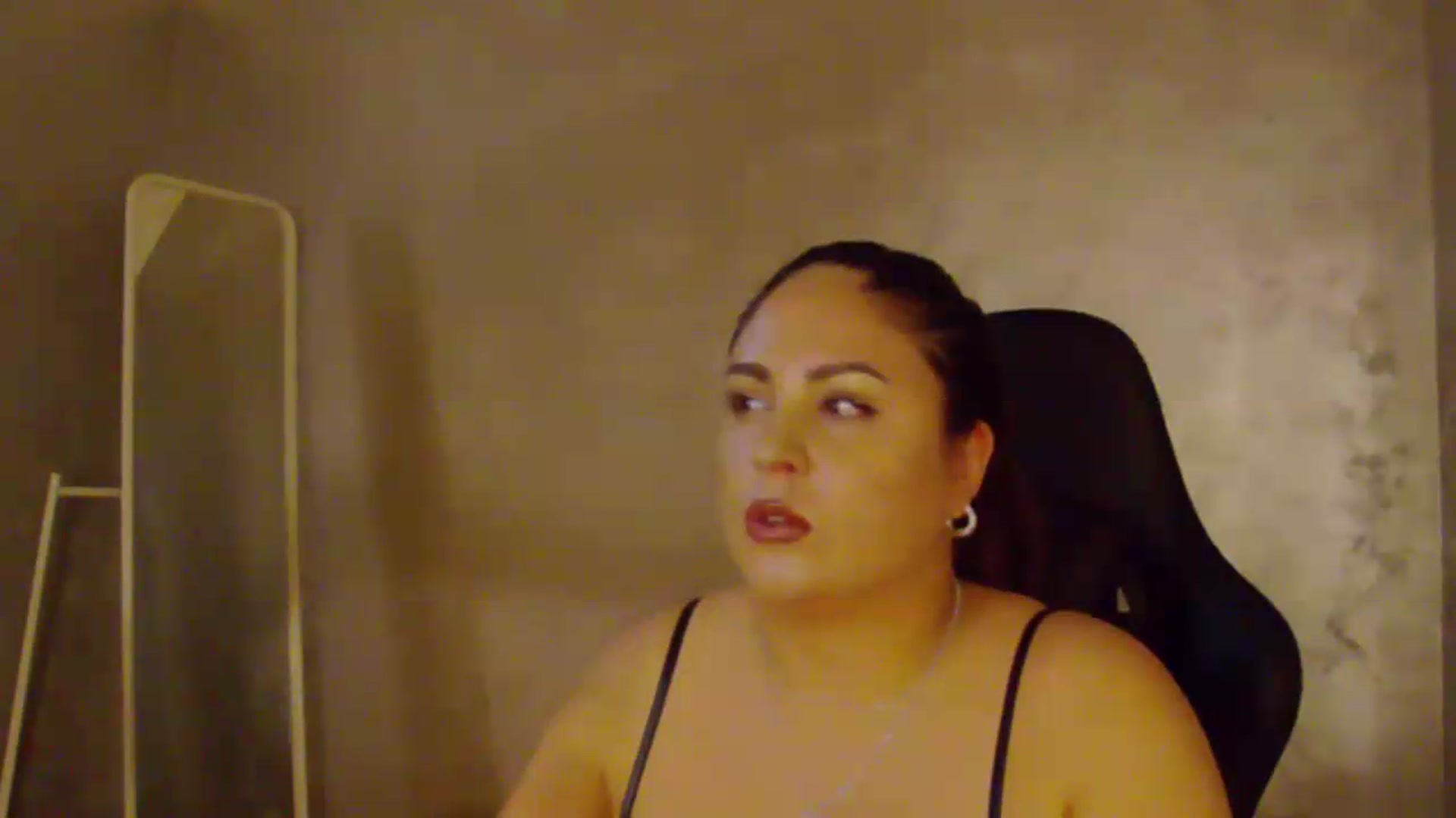 Gallery image thumbnail from NotVanilla's myfreecams stream on, 08/03/2026, 05:32 image 15 of 20