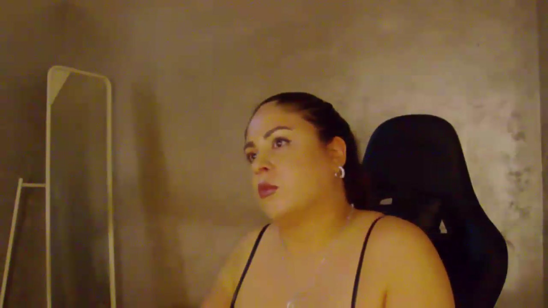 Gallery image thumbnail from NotVanilla's myfreecams stream on, 08/03/2026, 05:32 image 14 of 20
