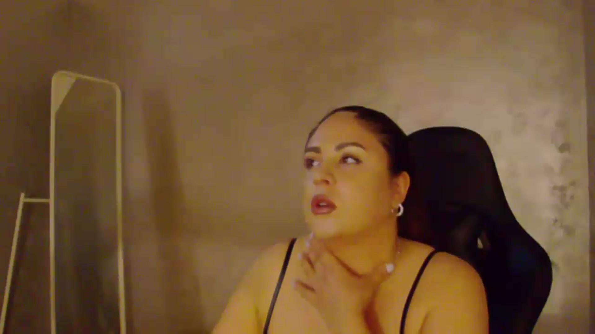 Gallery image thumbnail from NotVanilla's myfreecams stream on, 08/03/2026, 05:32 image 19 of 20