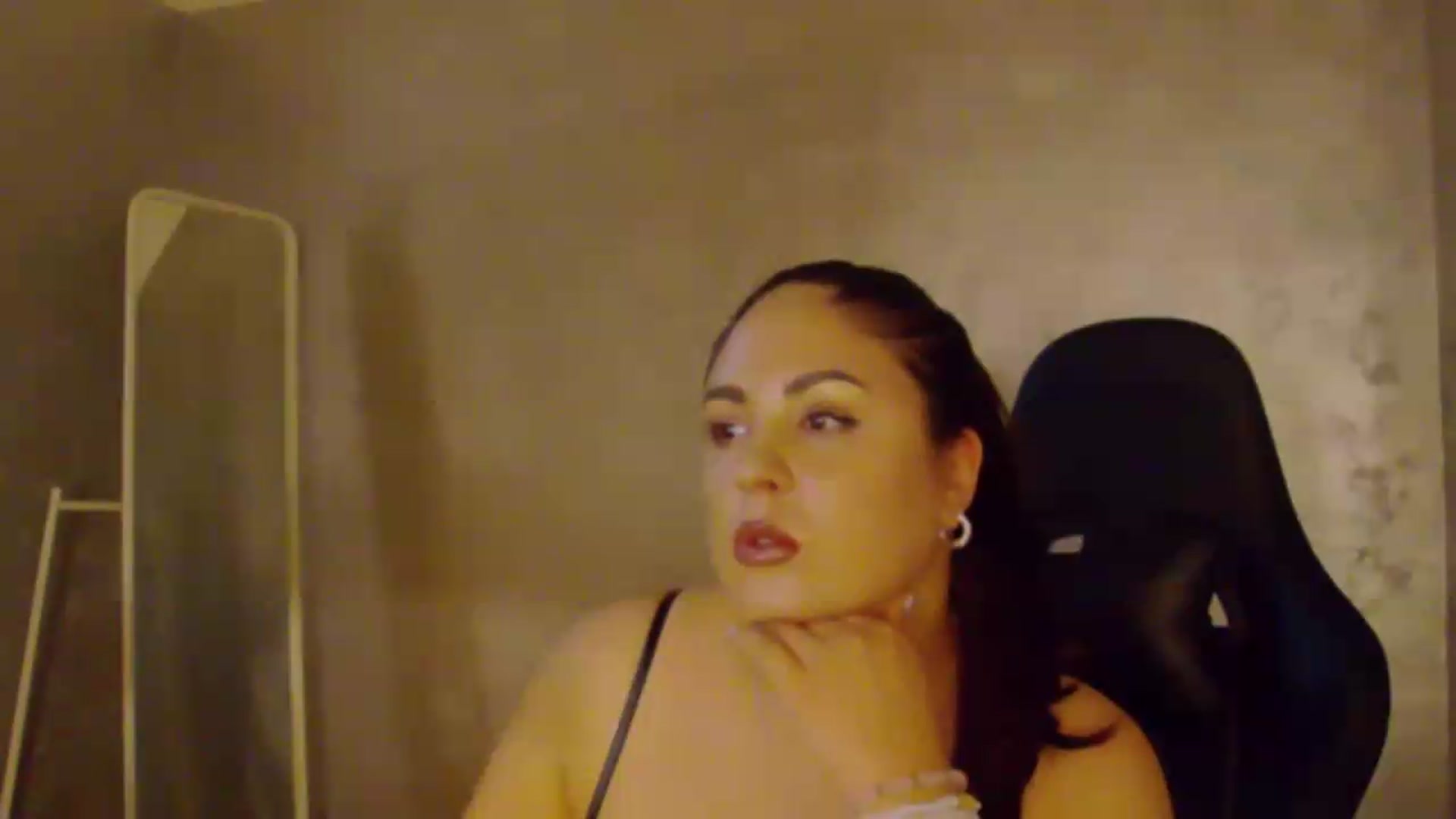 Gallery image thumbnail from NotVanilla's myfreecams stream on, 08/03/2026, 05:32 image 9 of 20