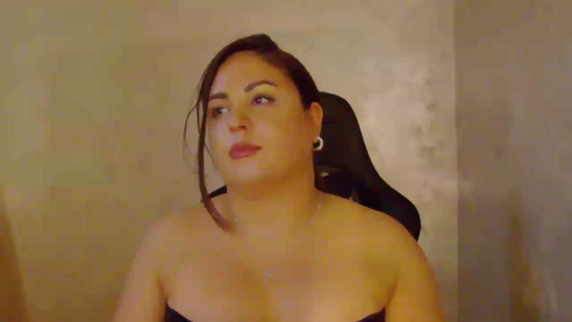 Gallery image thumbnail from NotVanilla's myfreecams stream on, 08/03/2026, 10:59 image 18 of 20