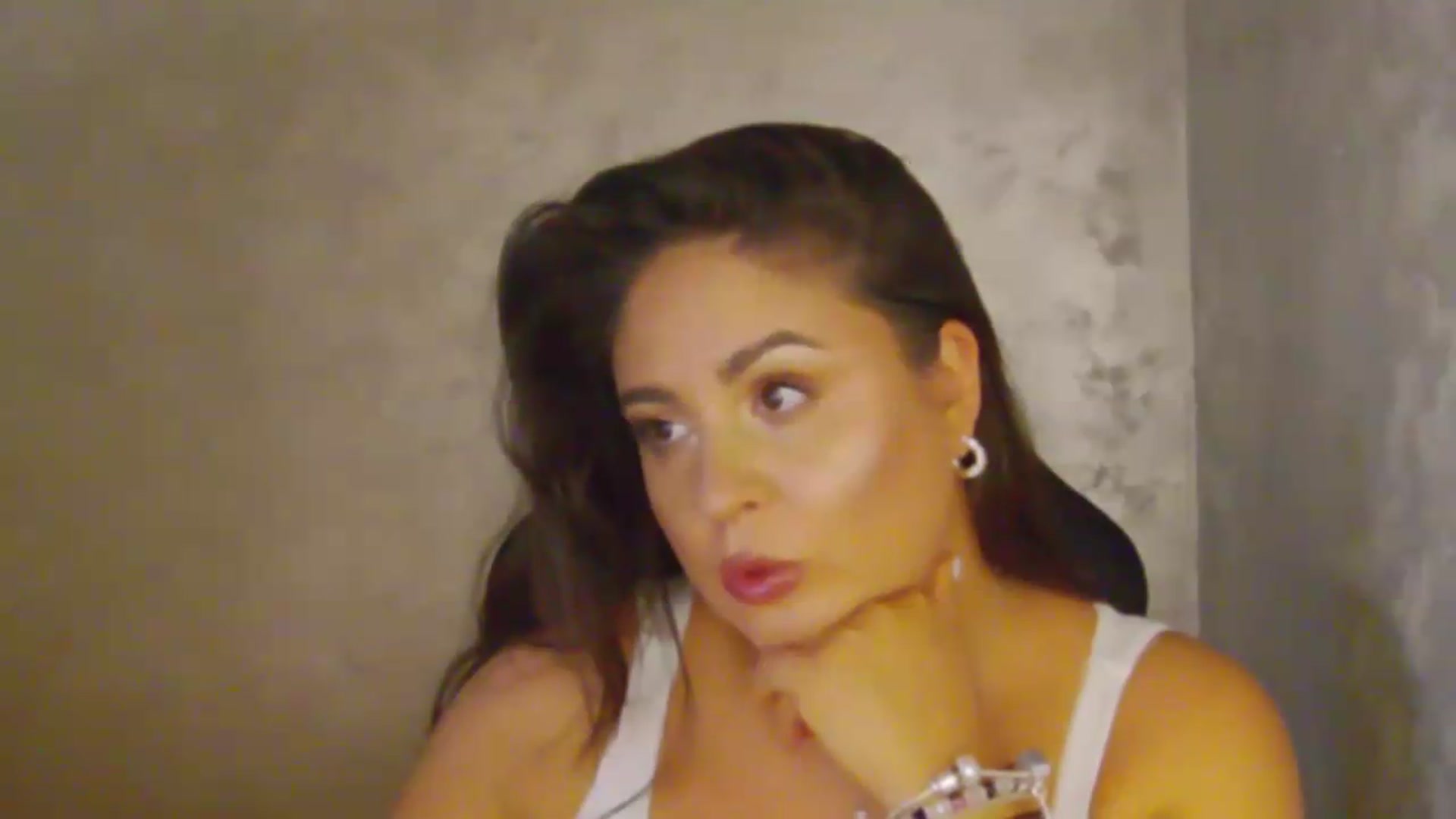 Gallery image thumbnail from NotVanilla's myfreecams stream on, 08/08/2026, 23:34 image 6 of 20