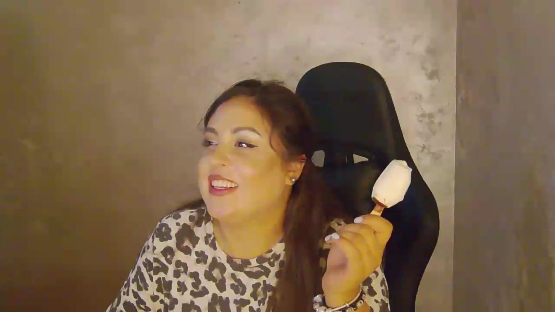 Gallery image thumbnail from NotVanilla's myfreecams stream on, 08/14/2026, 24:01 image 5 of 20