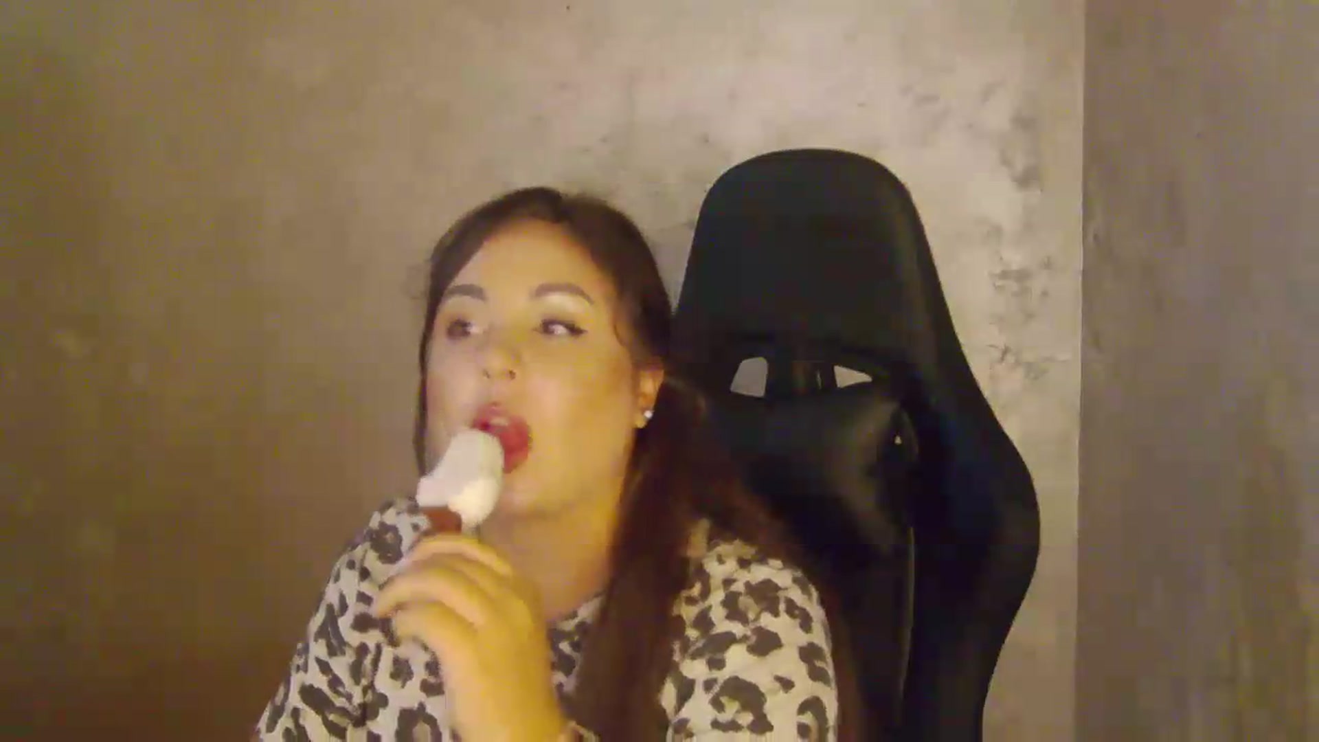 Gallery image thumbnail from NotVanilla's myfreecams stream on, 08/14/2026, 24:01 image 4 of 20