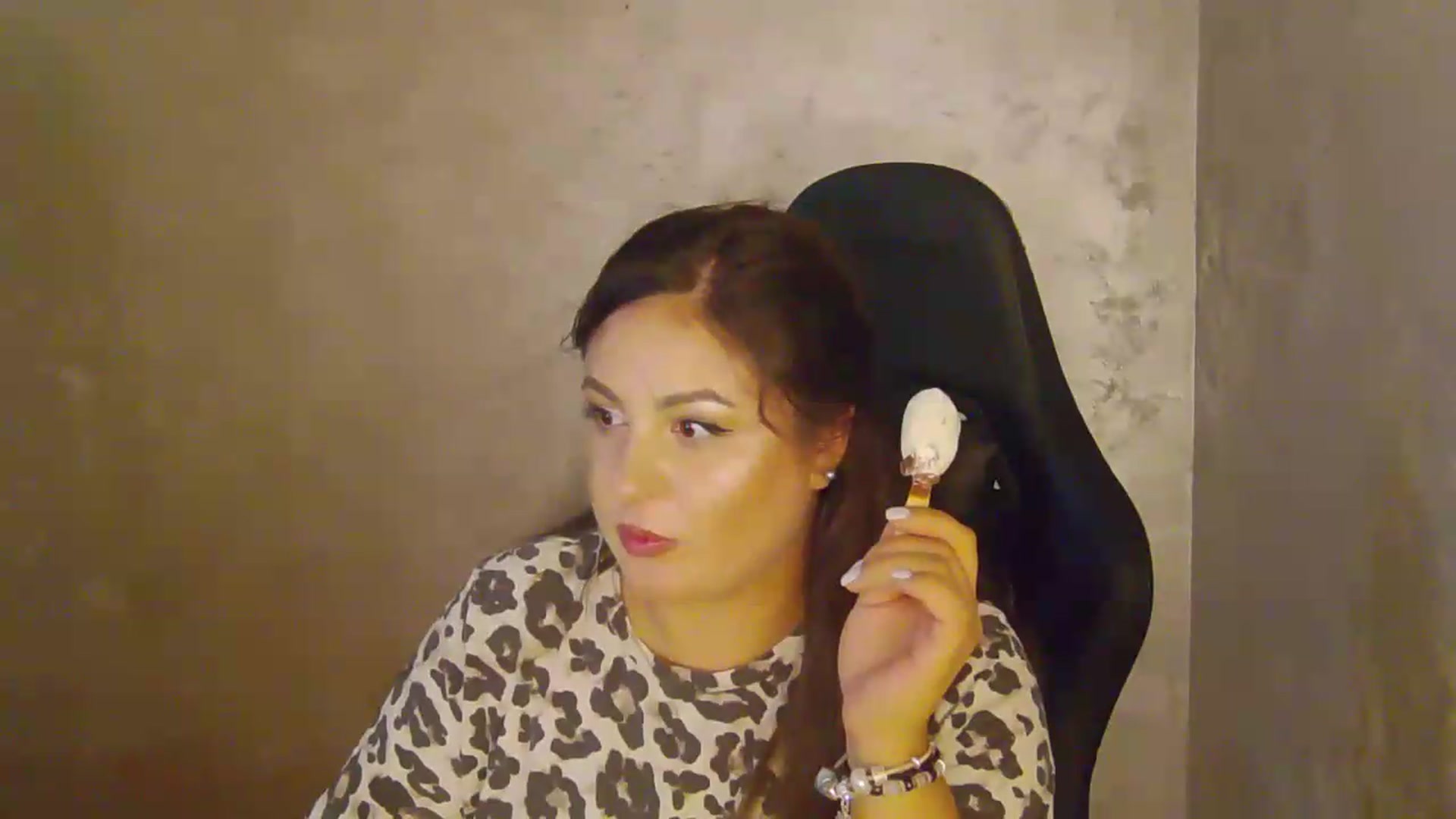 Gallery image thumbnail from NotVanilla's myfreecams stream on, 08/14/2026, 24:01 image 6 of 20