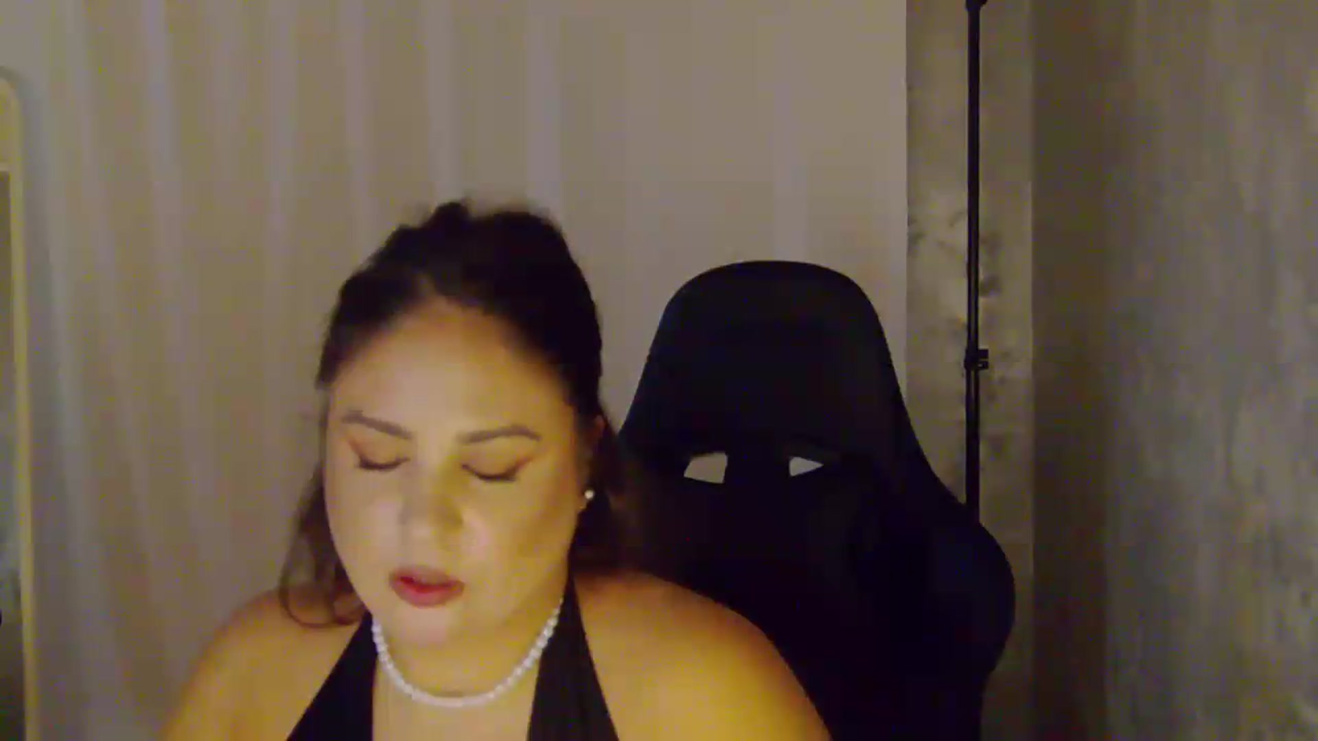 Gallery image thumbnail from NotVanilla's myfreecams stream on, 08/16/2026, 07:40 image 14 of 20