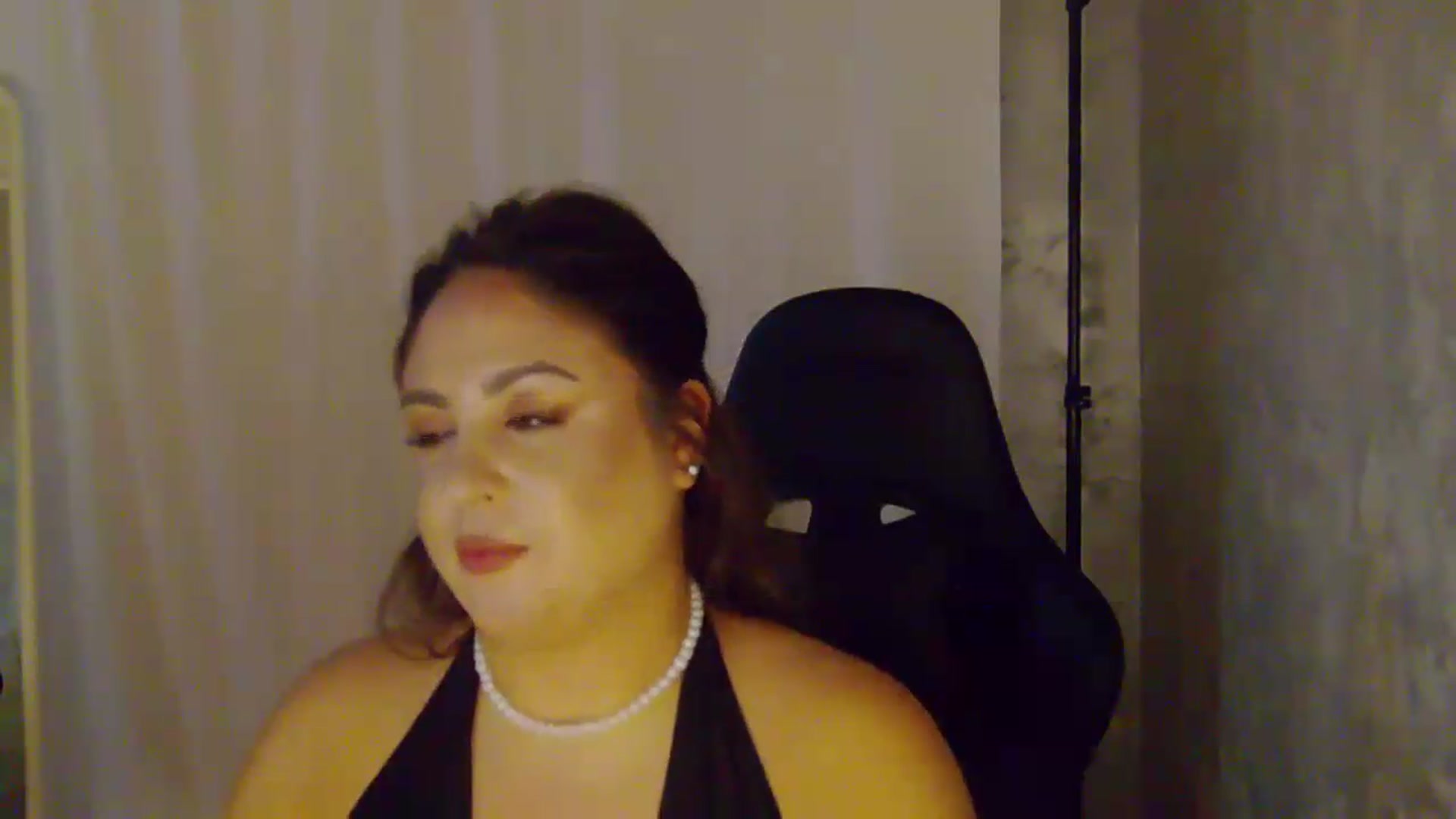 Gallery image thumbnail from NotVanilla's myfreecams stream on, 08/16/2026, 07:40 image 15 of 20