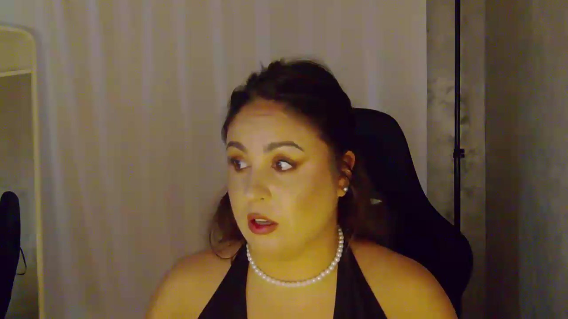 Gallery image thumbnail from NotVanilla's myfreecams stream on, 08/16/2026, 07:40 image 19 of 20