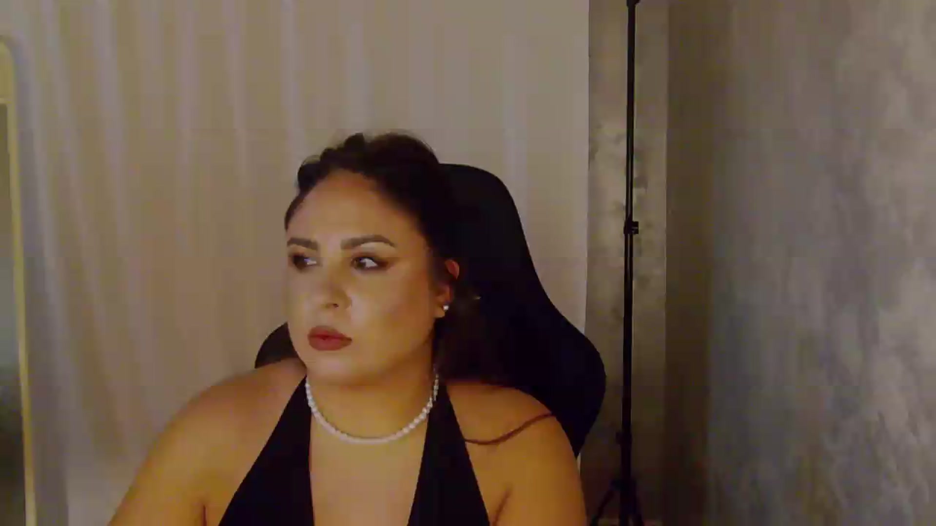 Gallery image thumbnail from NotVanilla's myfreecams stream on, 08/16/2026, 07:40 image 1 of 20