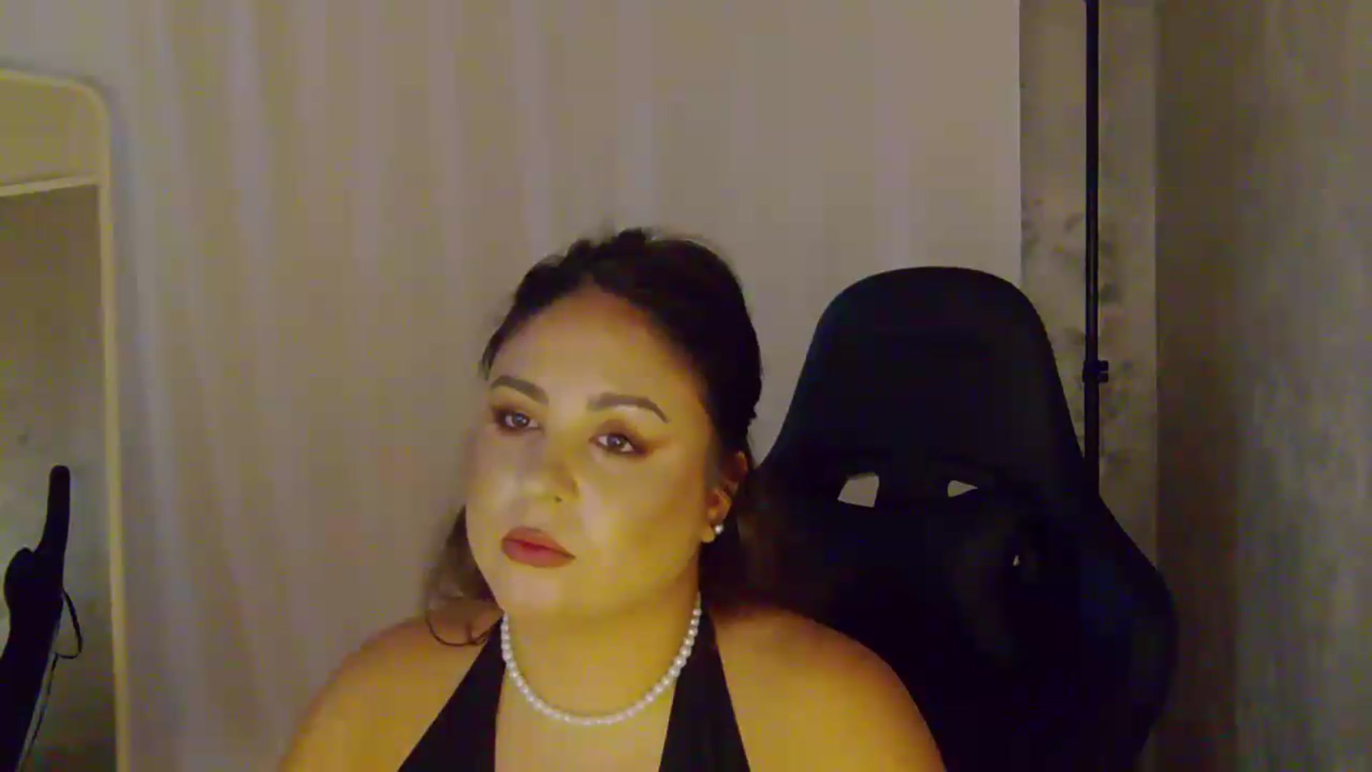Gallery image thumbnail from NotVanilla's myfreecams stream on, 08/16/2026, 07:40 image 16 of 20