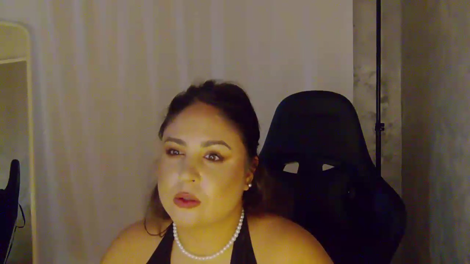 Gallery image thumbnail from NotVanilla's myfreecams stream on, 08/16/2026, 07:40 image 17 of 20
