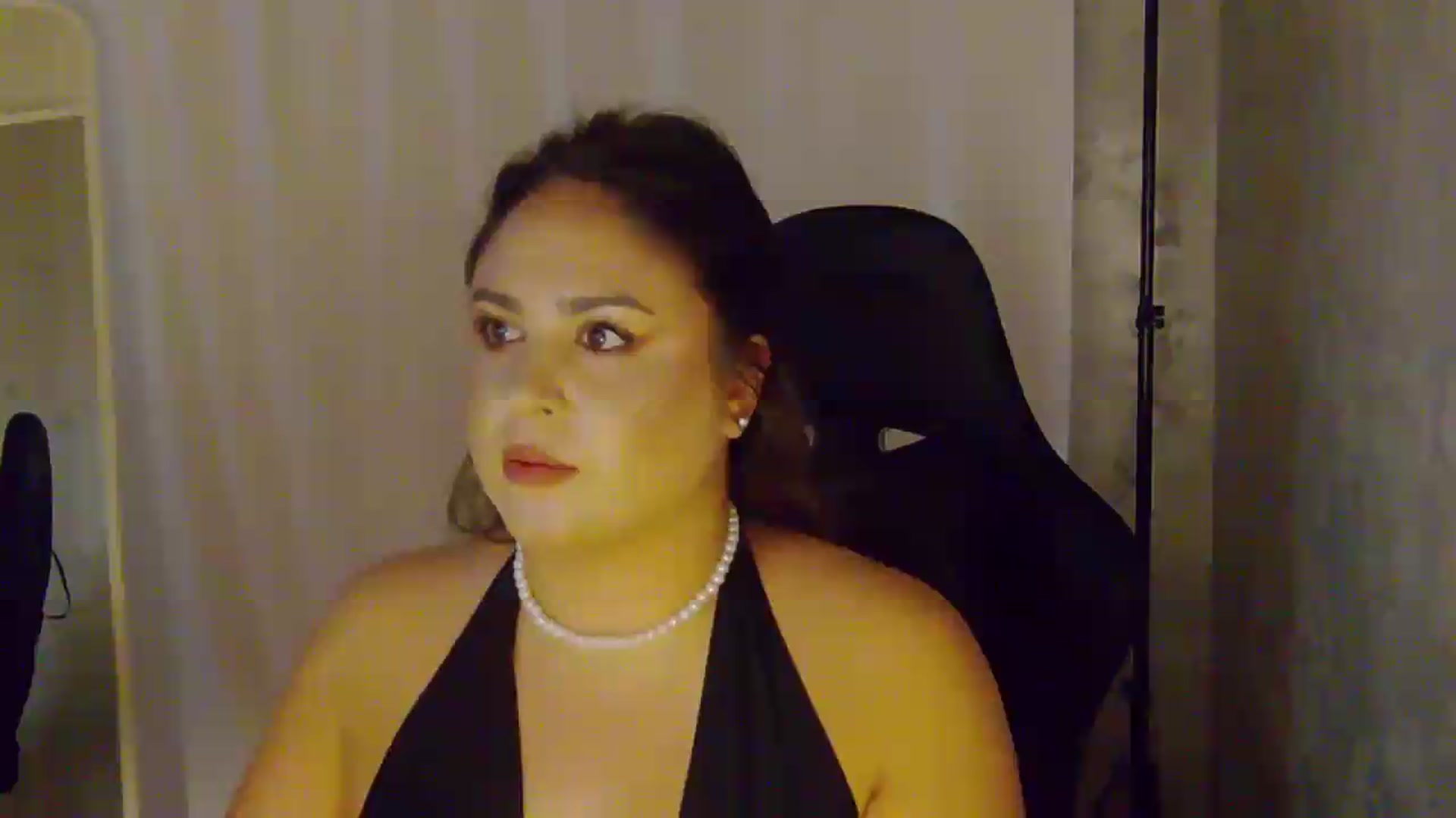 Gallery image thumbnail from NotVanilla's myfreecams stream on, 08/16/2026, 07:40 image 11 of 20