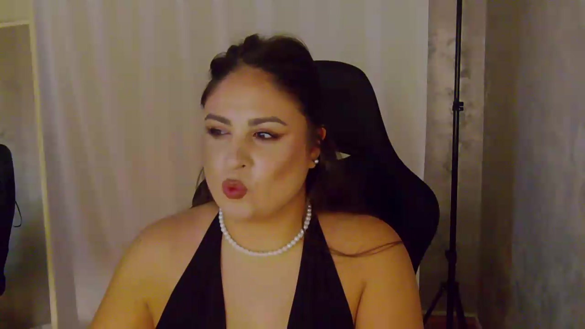 Gallery image thumbnail from NotVanilla's myfreecams stream on, 08/16/2026, 07:40 image 3 of 20