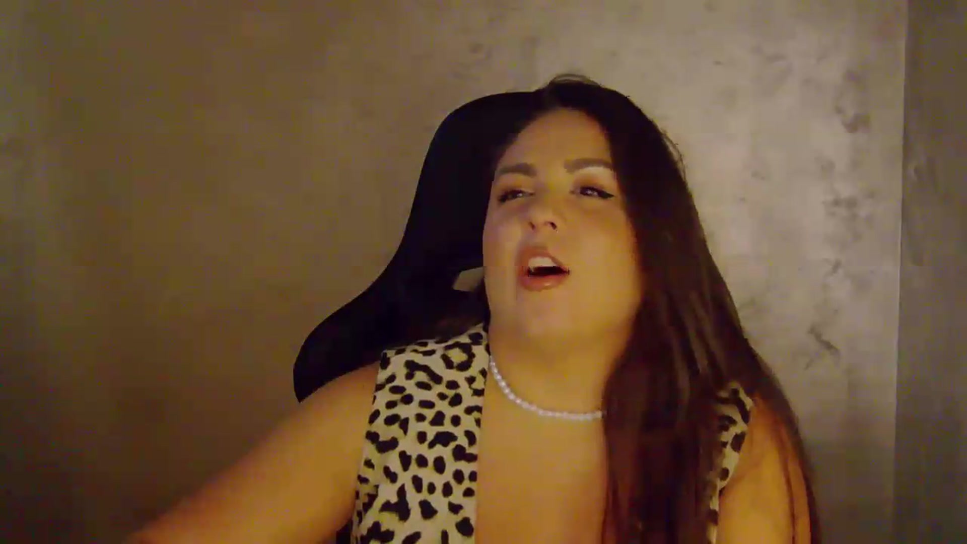 Gallery image thumbnail from NotVanilla's myfreecams stream on, 08/17/2026, 24:53 image 18 of 20