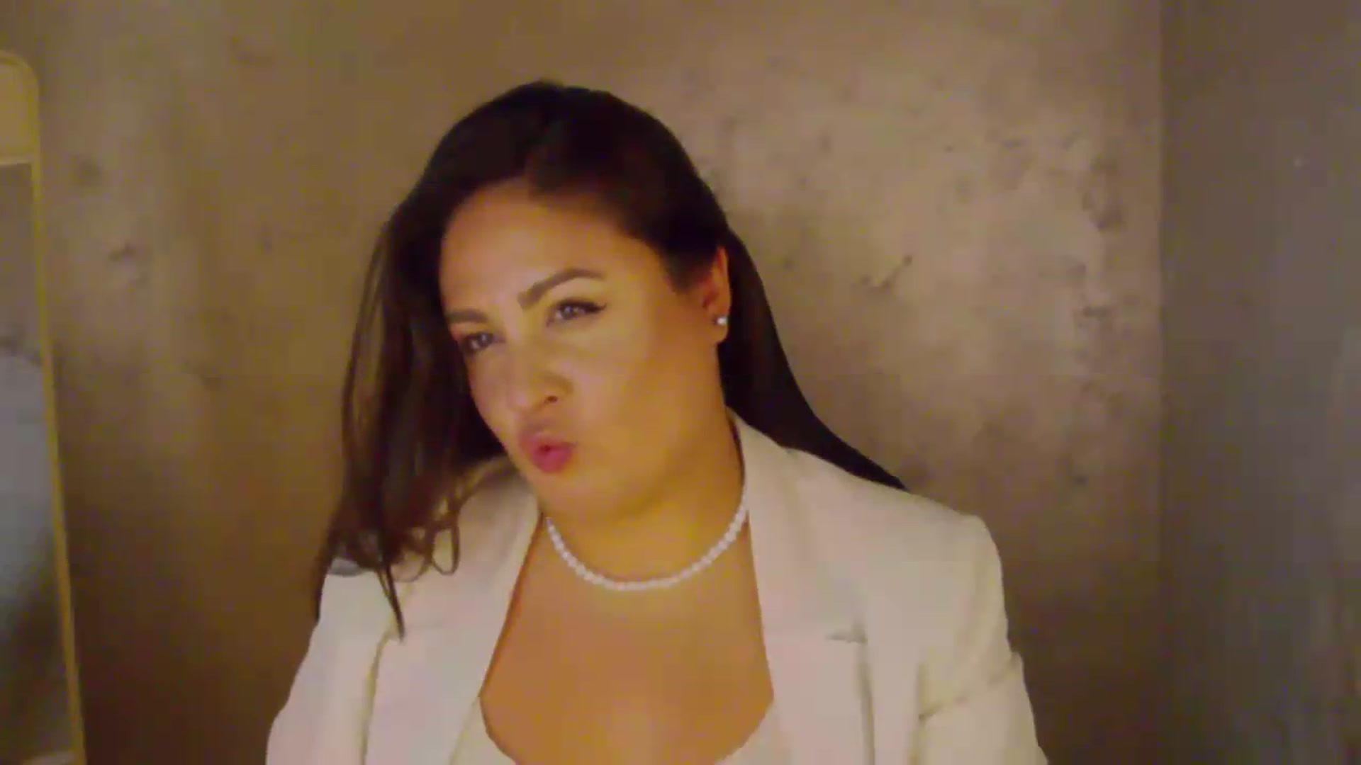 Gallery image thumbnail from NotVanilla's myfreecams stream on, 08/18/2026, 05:01 image 14 of 20