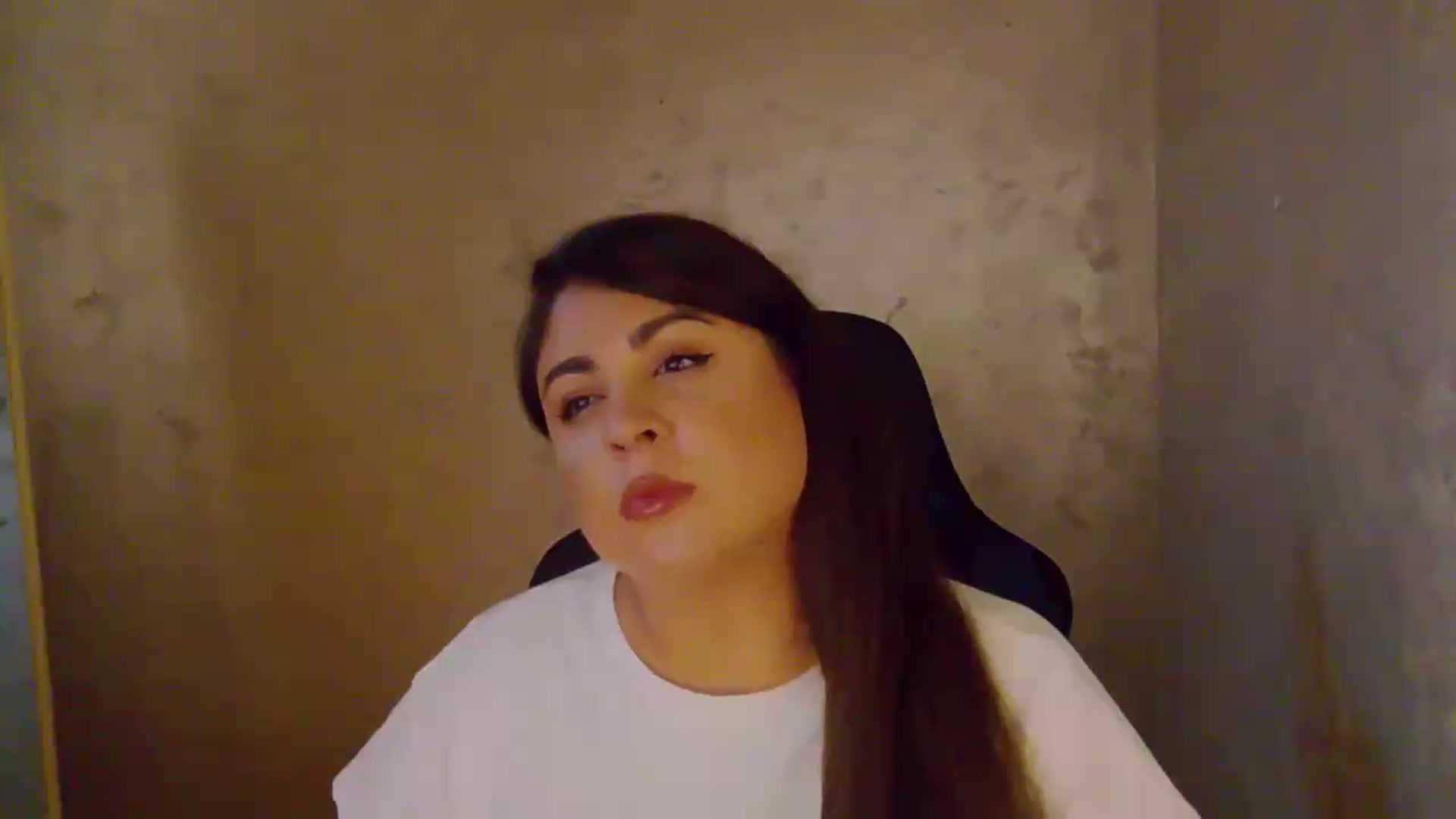 Gallery image thumbnail from NotVanilla's myfreecams stream on, 08/20/2026, 24:01 image 11 of 20