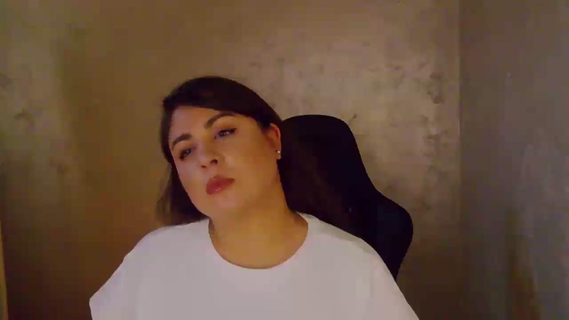 Gallery image thumbnail from NotVanilla's myfreecams stream on, 08/20/2026, 24:01 image 18 of 20
