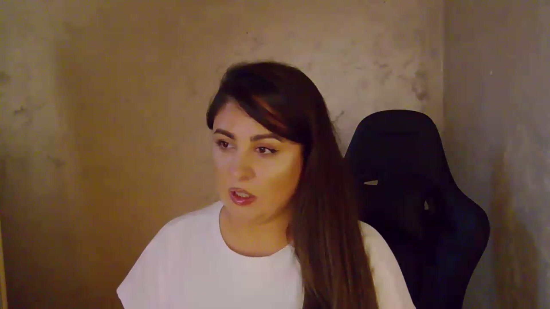 Gallery image thumbnail from NotVanilla's myfreecams stream on, 08/20/2026, 24:01 image 16 of 20