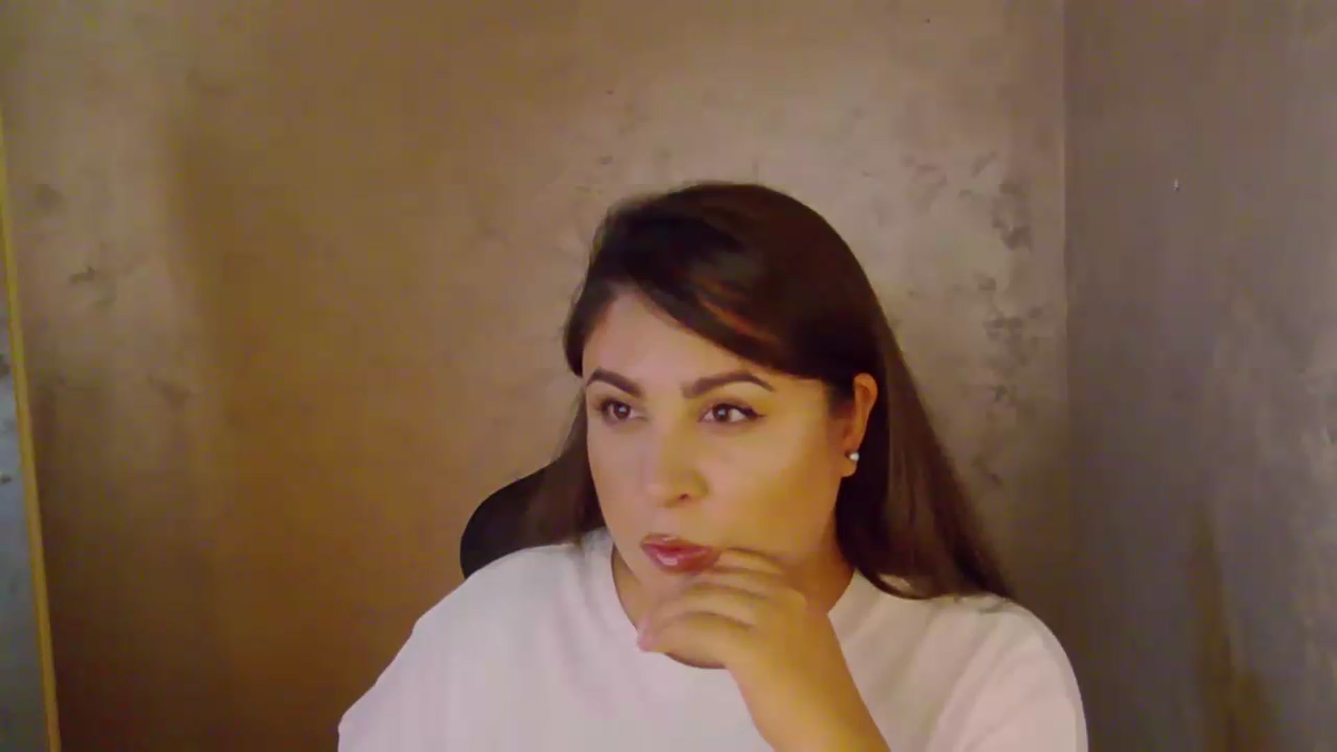Gallery image thumbnail from NotVanilla's myfreecams stream on, 08/20/2026, 24:01 image 5 of 20