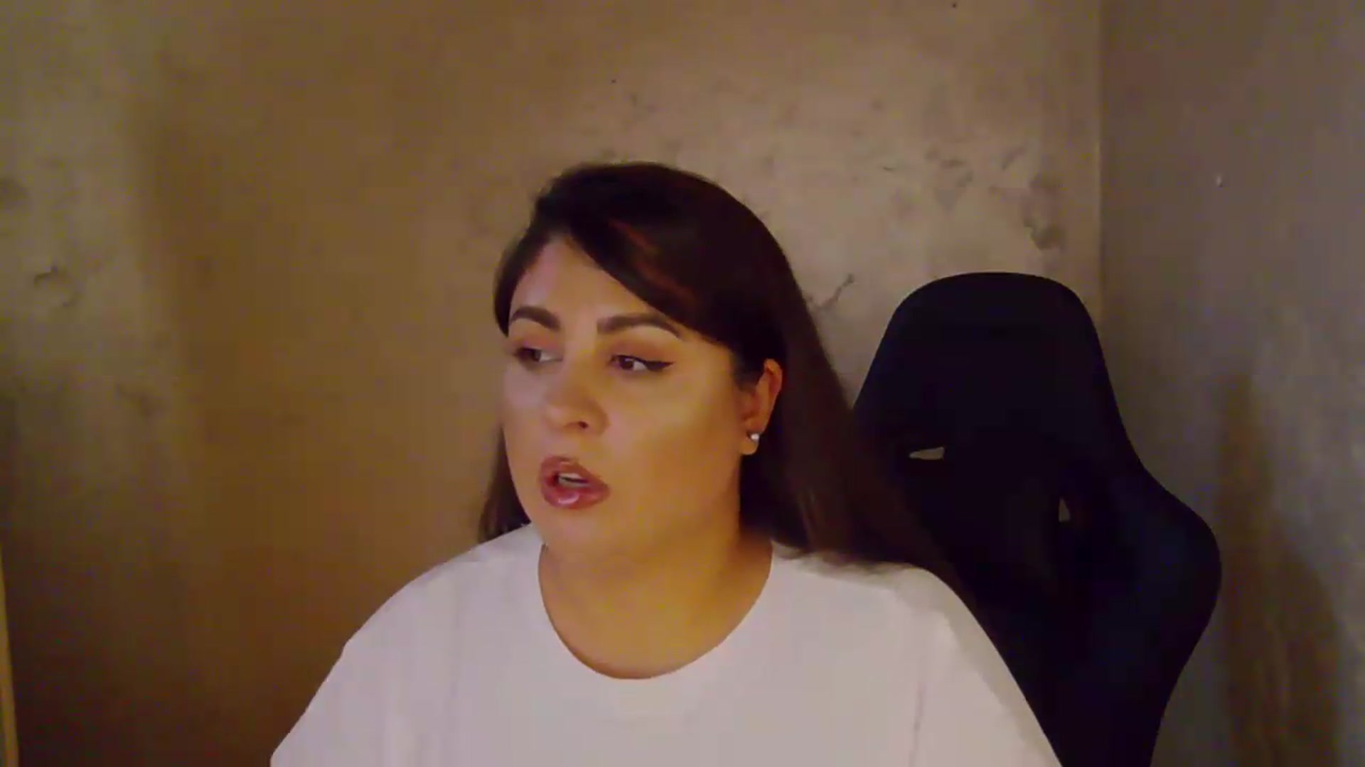 Gallery image thumbnail from NotVanilla's myfreecams stream on, 08/20/2026, 24:01 image 15 of 20
