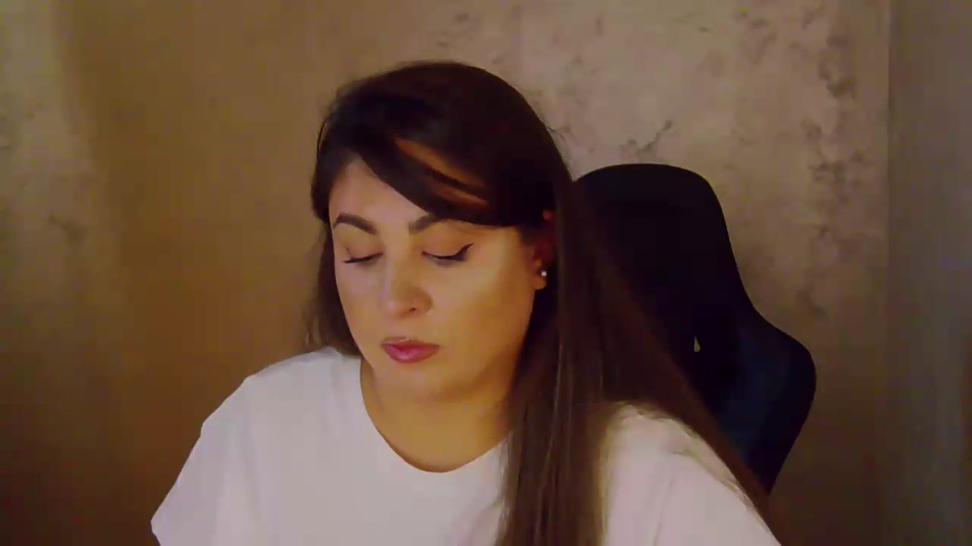 Gallery image thumbnail from NotVanilla's myfreecams stream on, 08/20/2026, 02:45 image 3 of 20
