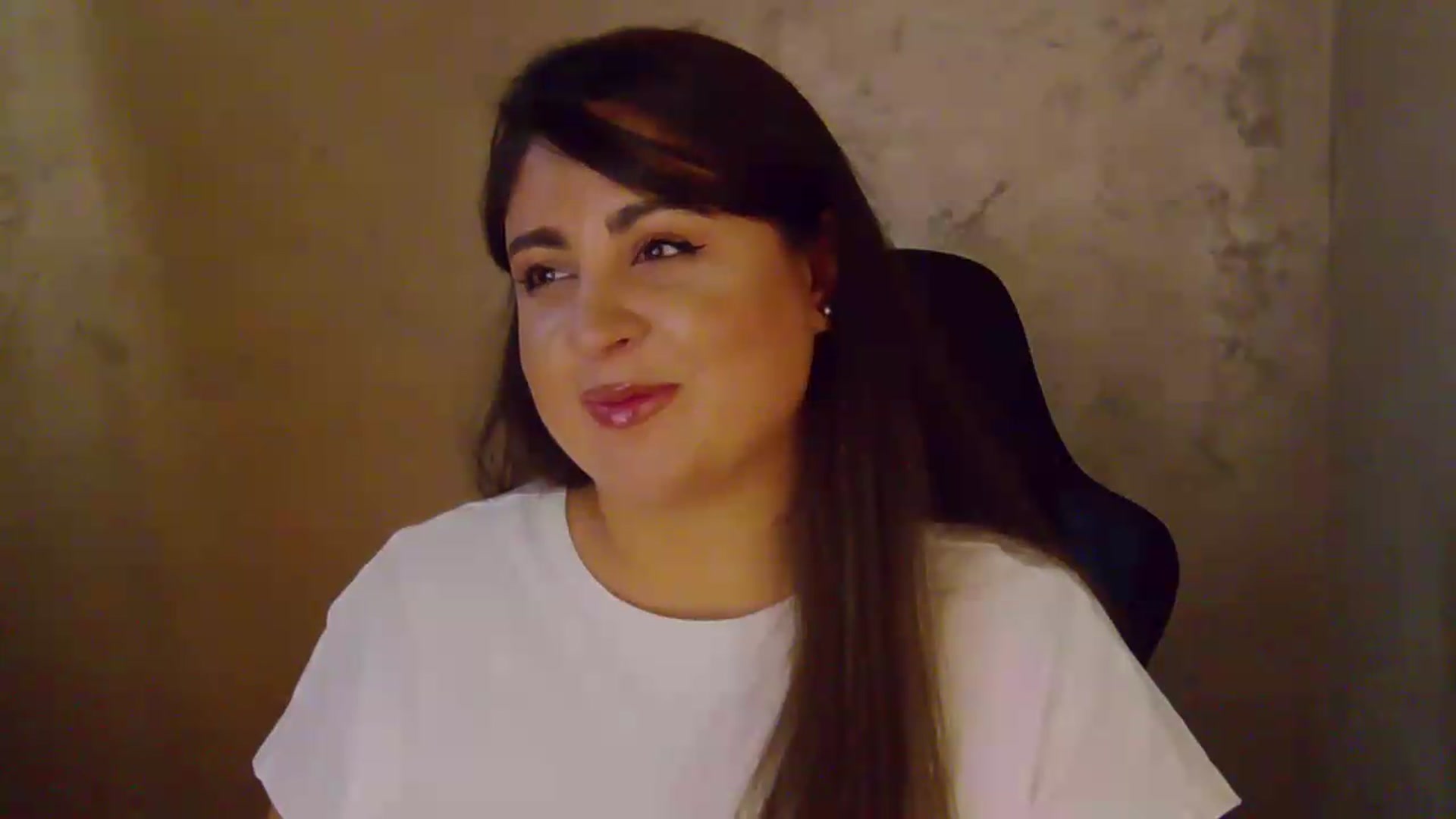 Gallery image thumbnail from NotVanilla's myfreecams stream on, 08/20/2026, 02:45 image 2 of 20